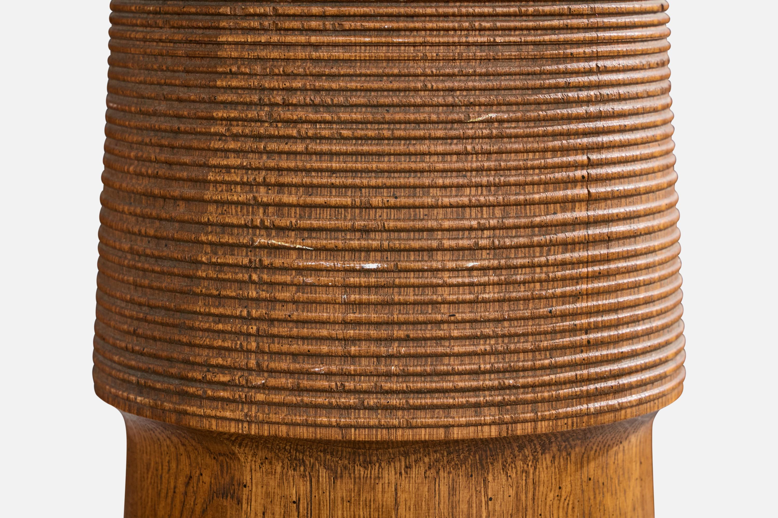 Designer americano, Coppia di lampade da tavolo, Oak, Stati Uniti, anni '50 in vendita 3