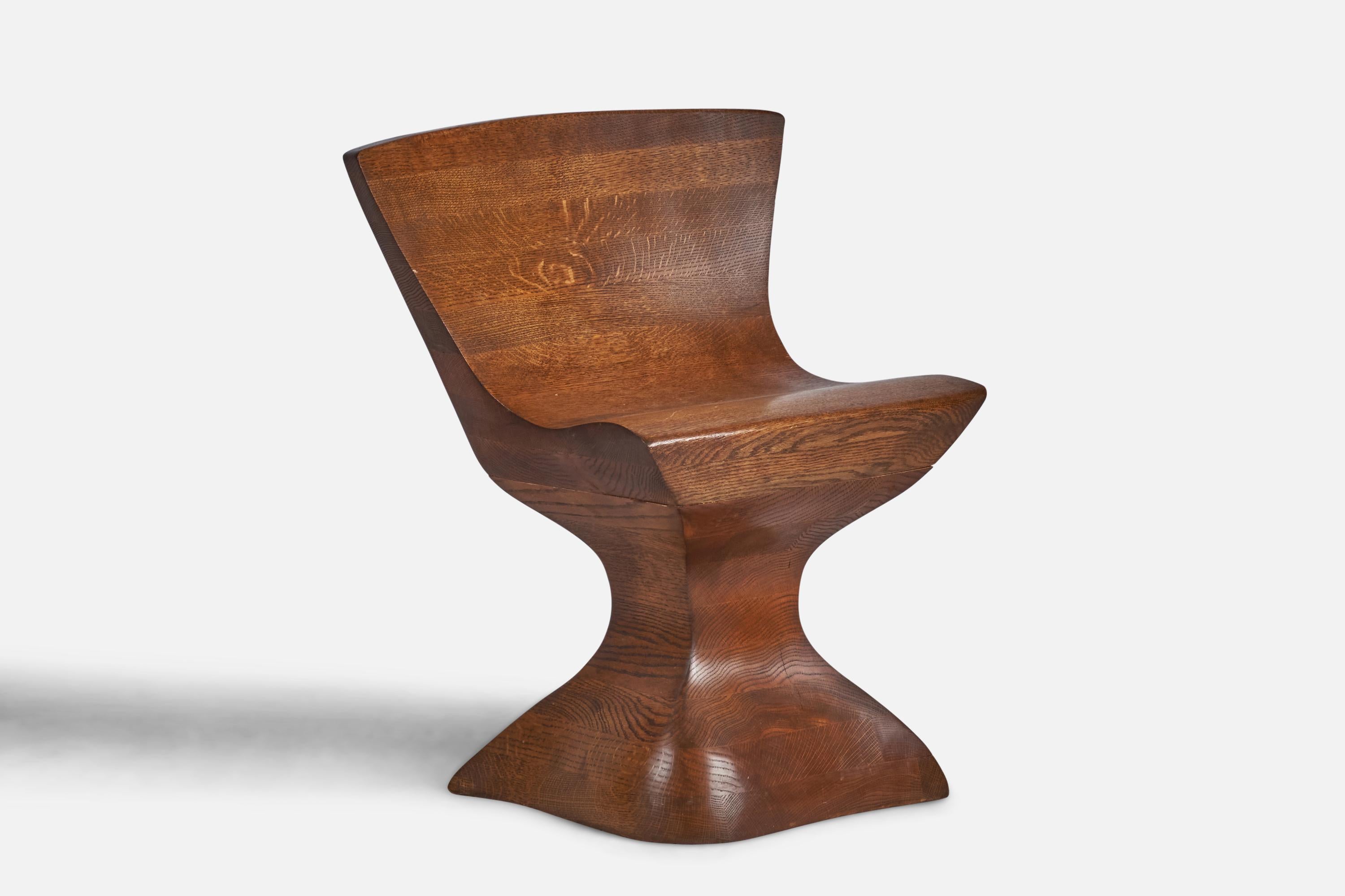 Ein Beistellstuhl aus laminierter und geschnitzter Eiche, entworfen und hergestellt in den USA, ca. 1980er Jahre.

16,75