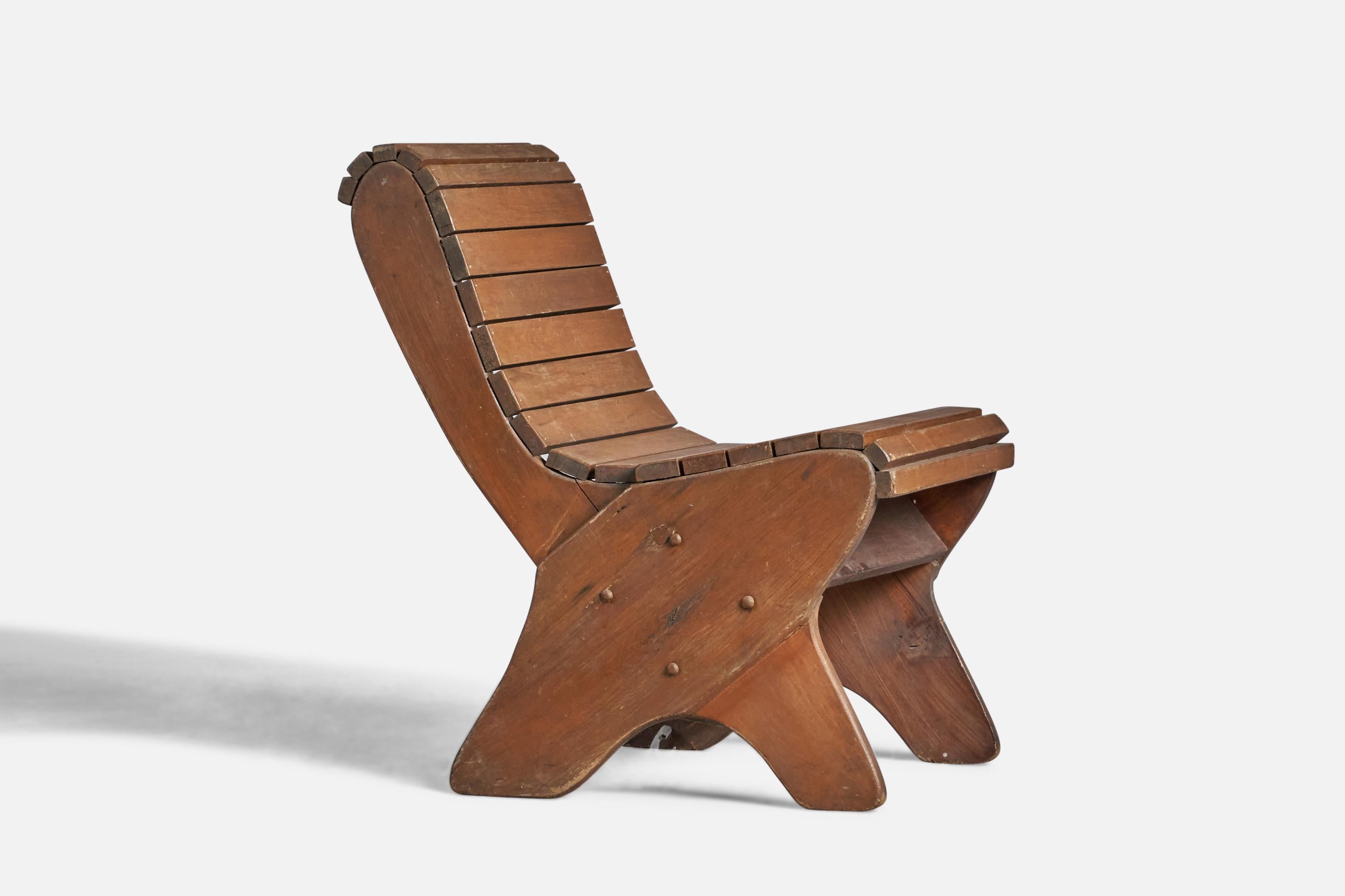 A wood side chair designed and produced in the US, c. 1940s.

15” seat height