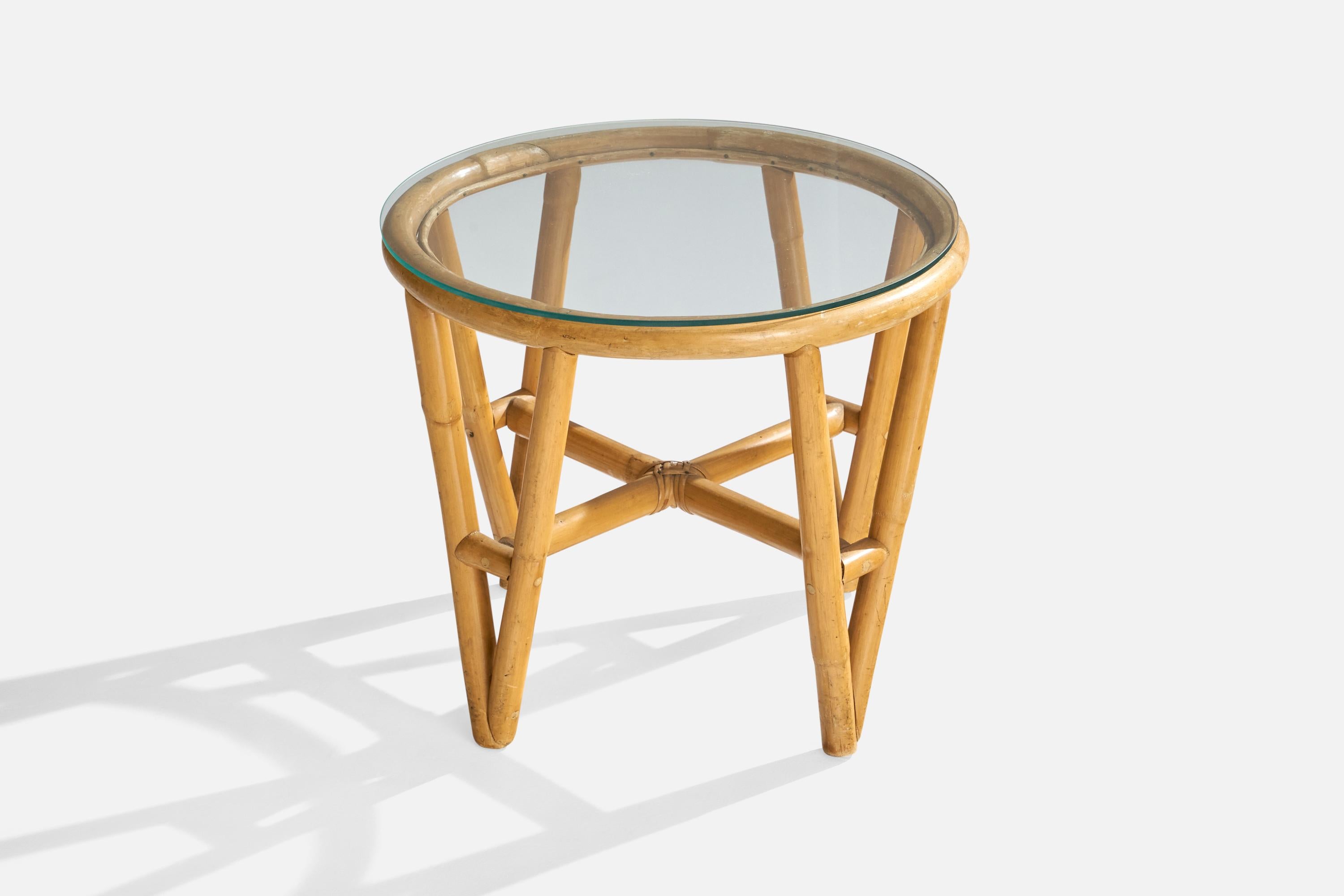 Mid-Century Modern Designer américain, table d'appoint, bambou, rotin, verre, États-Unis, années 1950 en vente