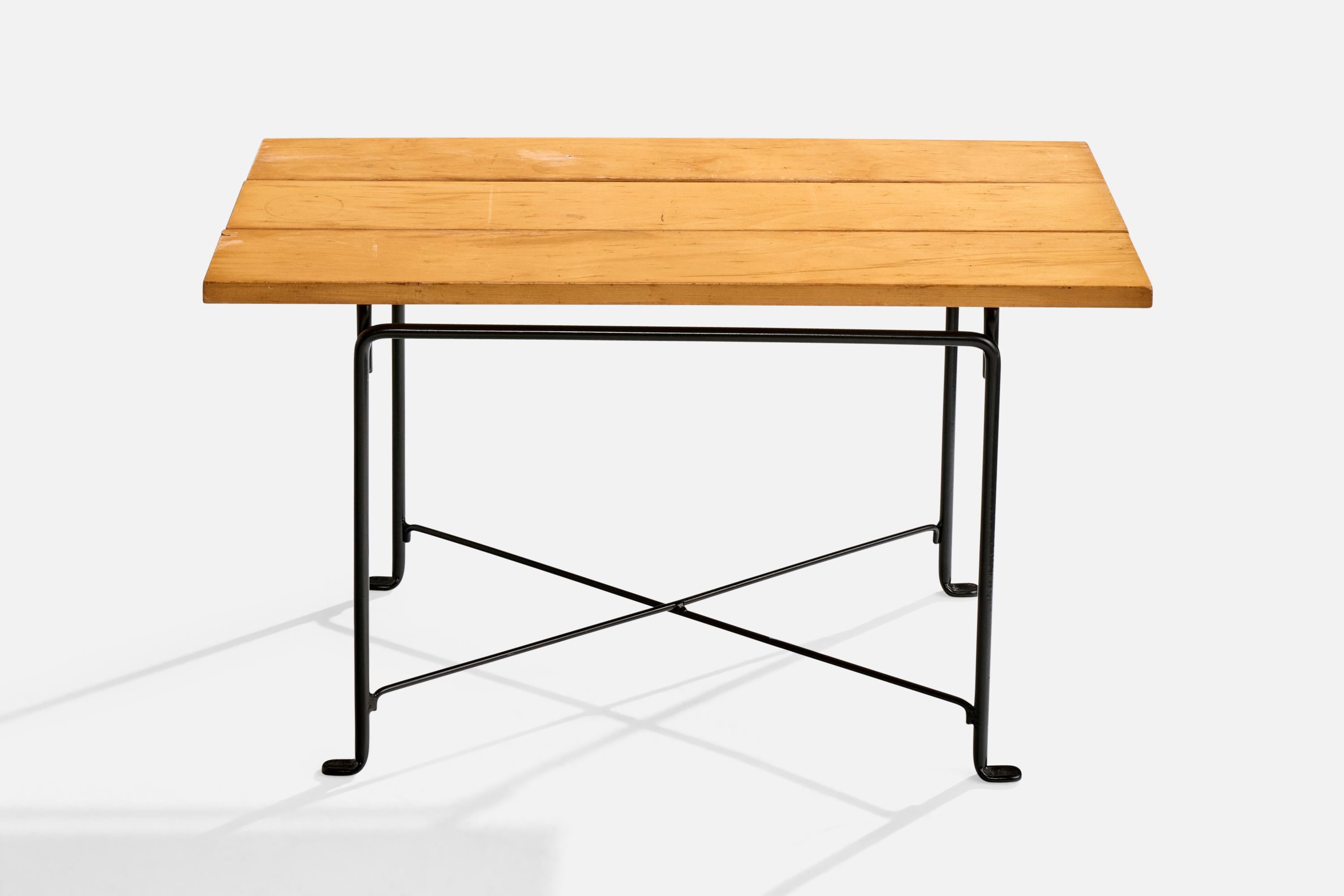 Mid-Century Modern American Designer, Side Table, Maple, Iron, USA, 1950s For Sale