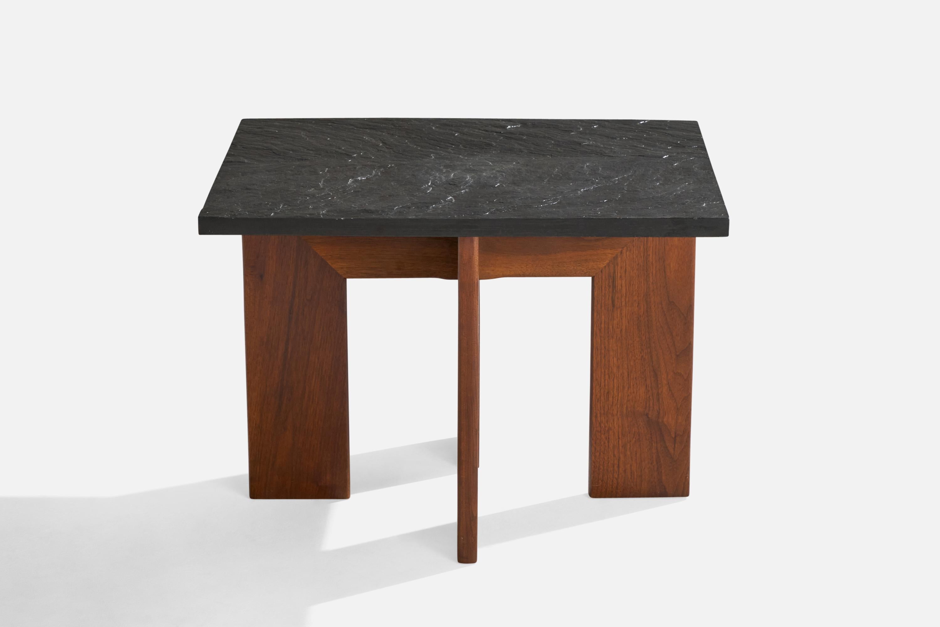 Diseñador americano, Mesa auxiliar, Nogal, Pizarra, EEUU, Años 60 Moderno de mediados de siglo en venta