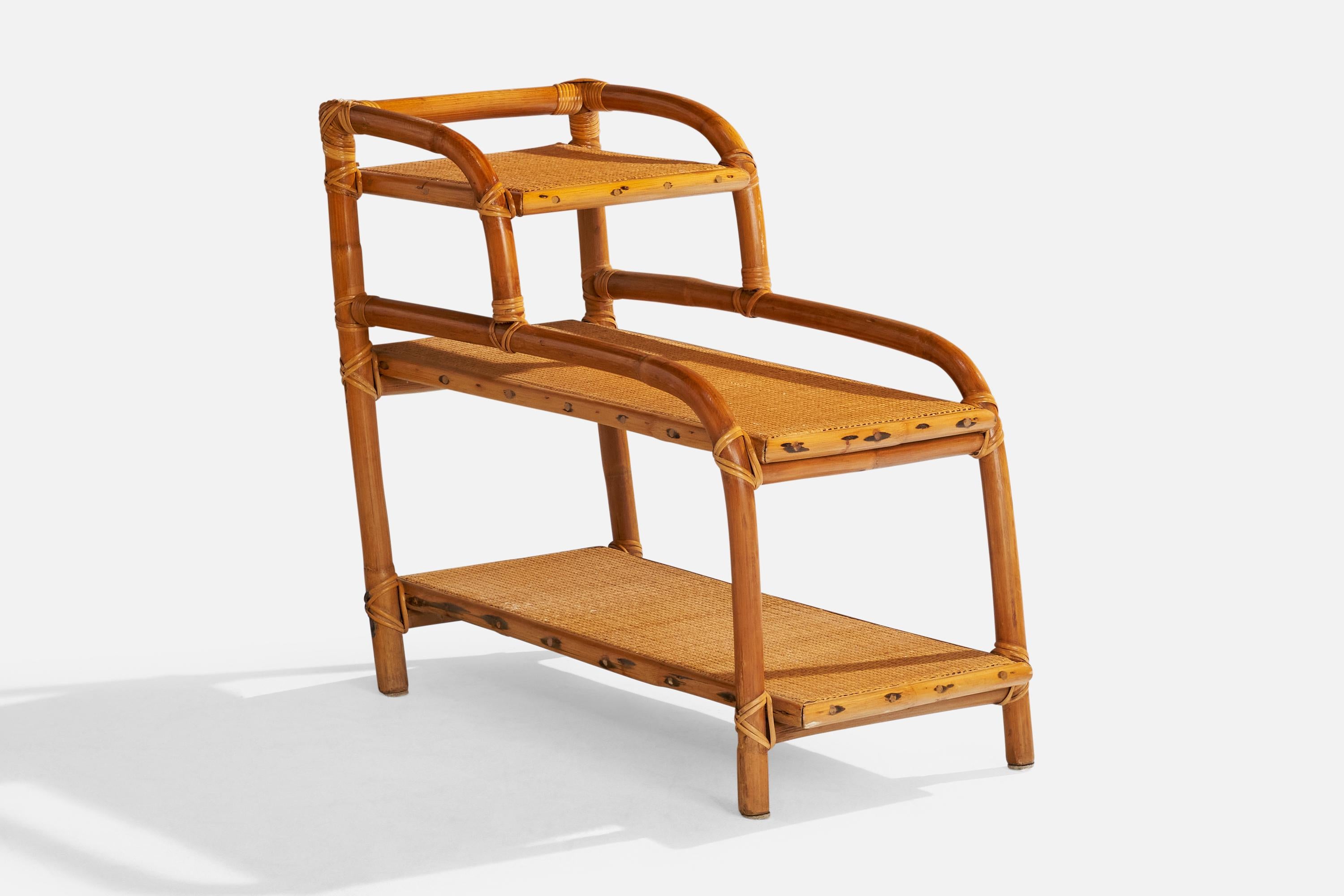 Amerikanische Designerin, Beistelltische, Bambus, Rattan, Schilfrohr, USA, 1950er Jahre (amerikanisch) im Angebot