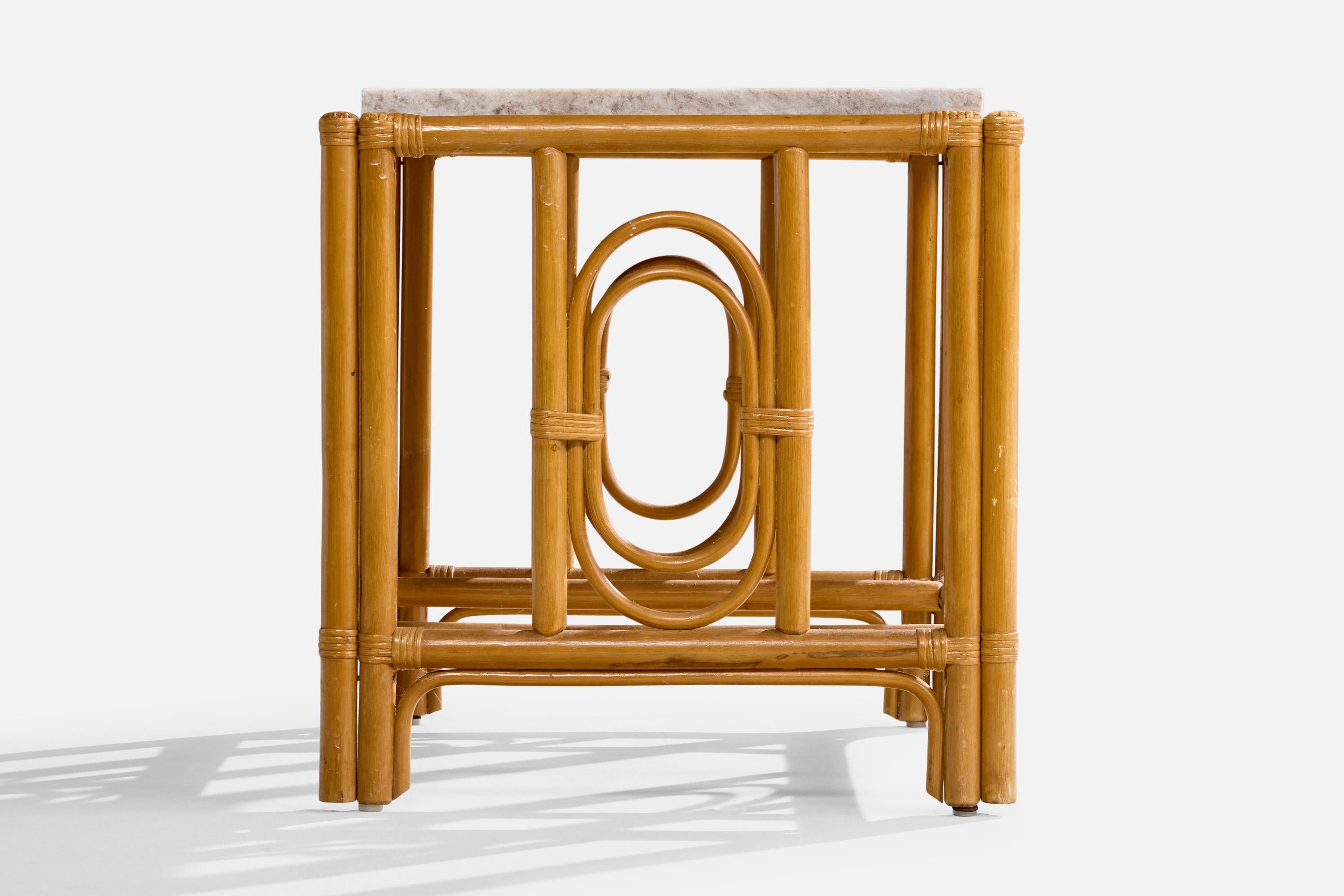 Milieu du XXe siècle Designer américain, tables d'appoint, bambou, rotin, marbre, États-Unis, années 1960 en vente