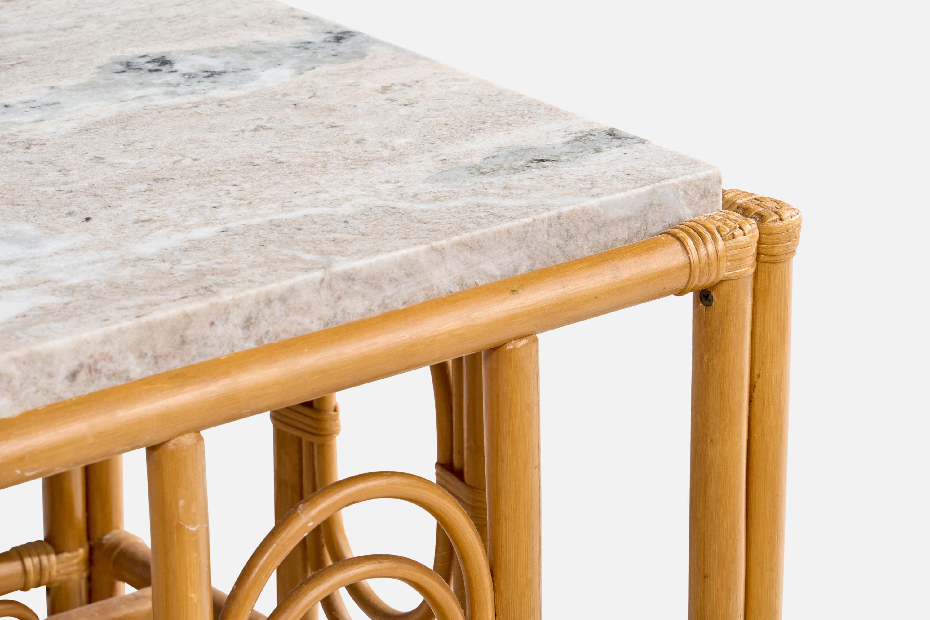 Bambou Designer américain, tables d'appoint, bambou, rotin, marbre, États-Unis, années 1960 en vente