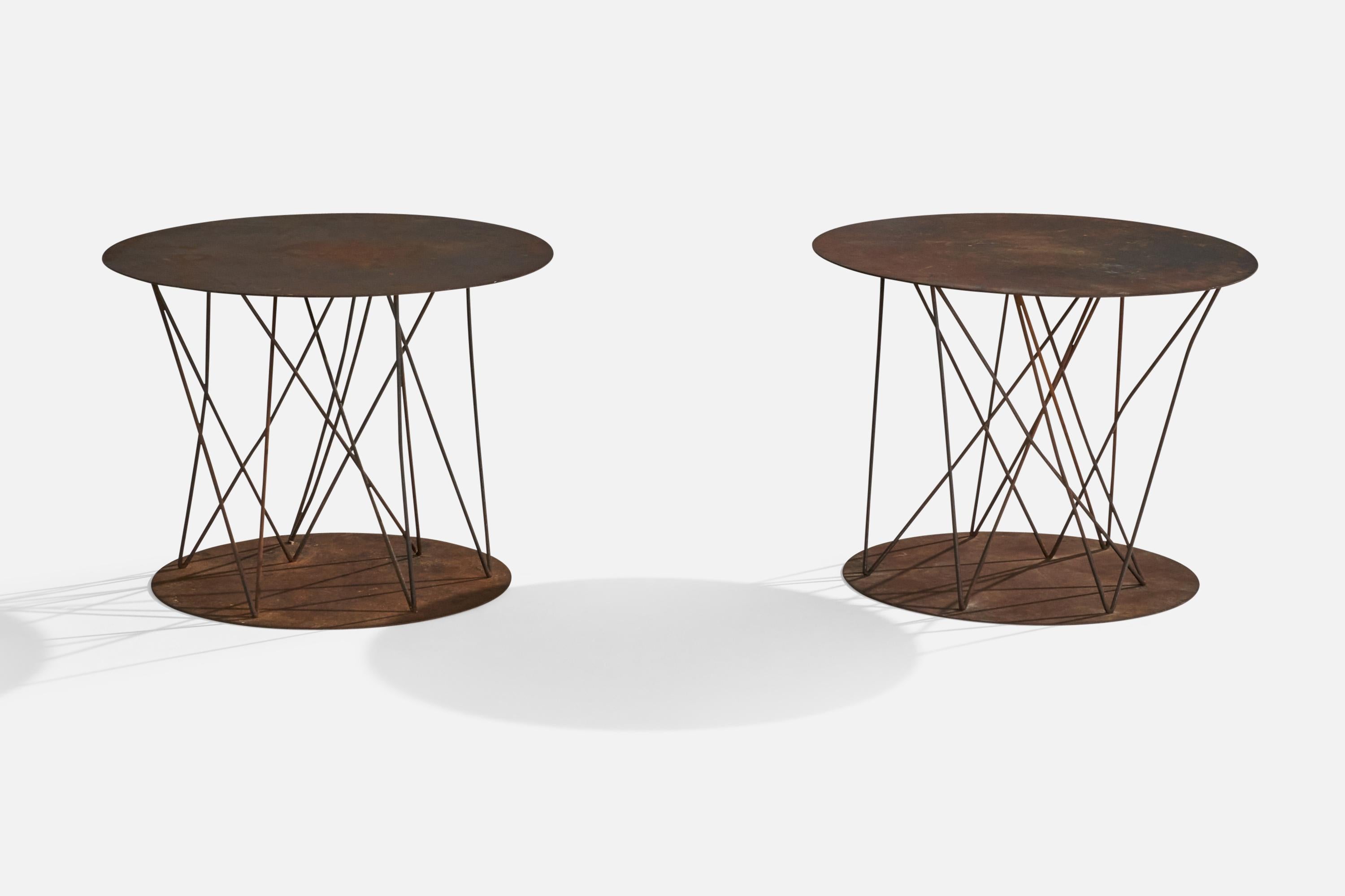 A pair of metal side tables designed and produced in the US, 1970s.
