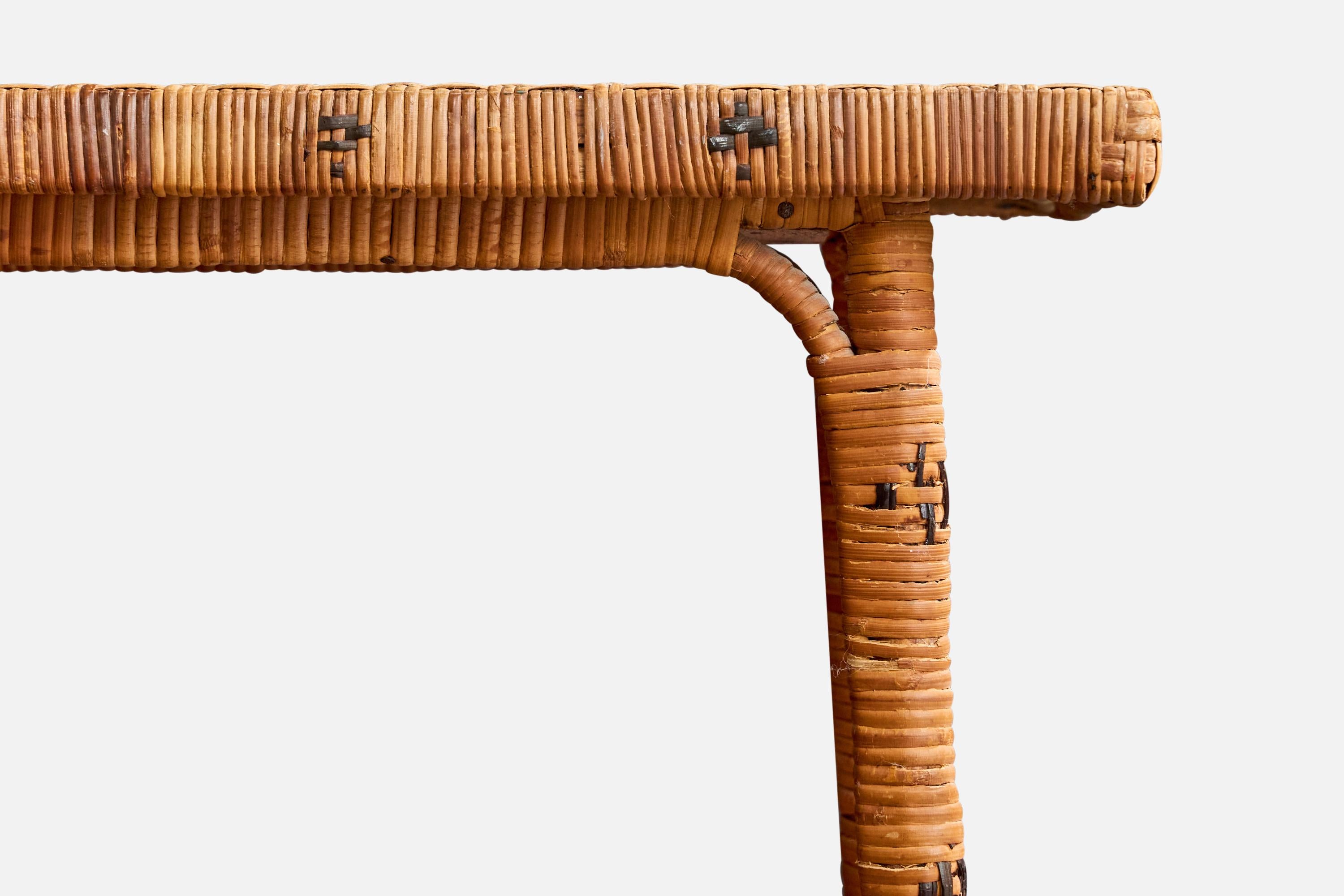 Designer américain, tables d'appoint, rotin, laiton, États-Unis, années 1950 en vente 5