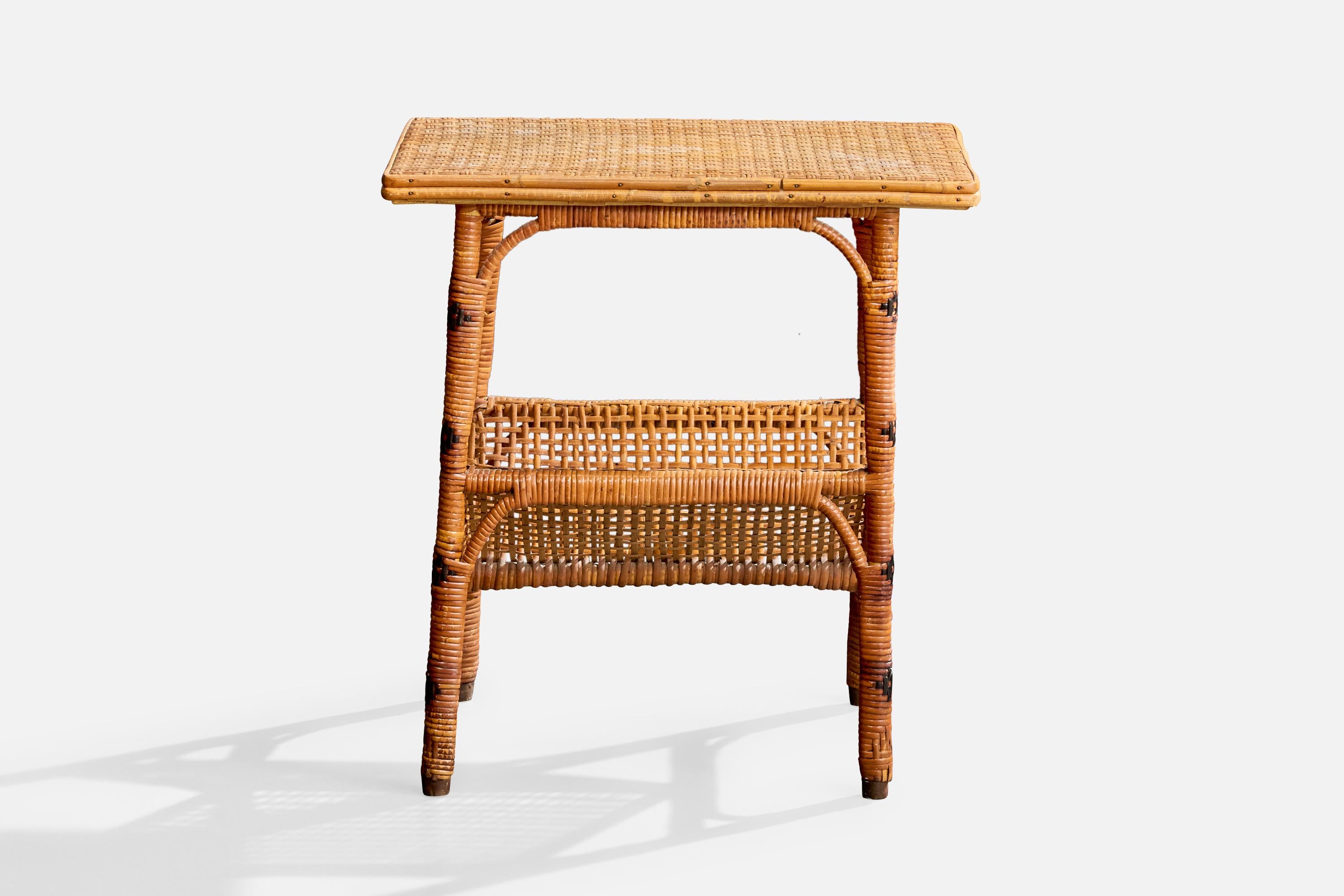 Laiton Designer américain, tables d'appoint, rotin, laiton, États-Unis, années 1950 en vente