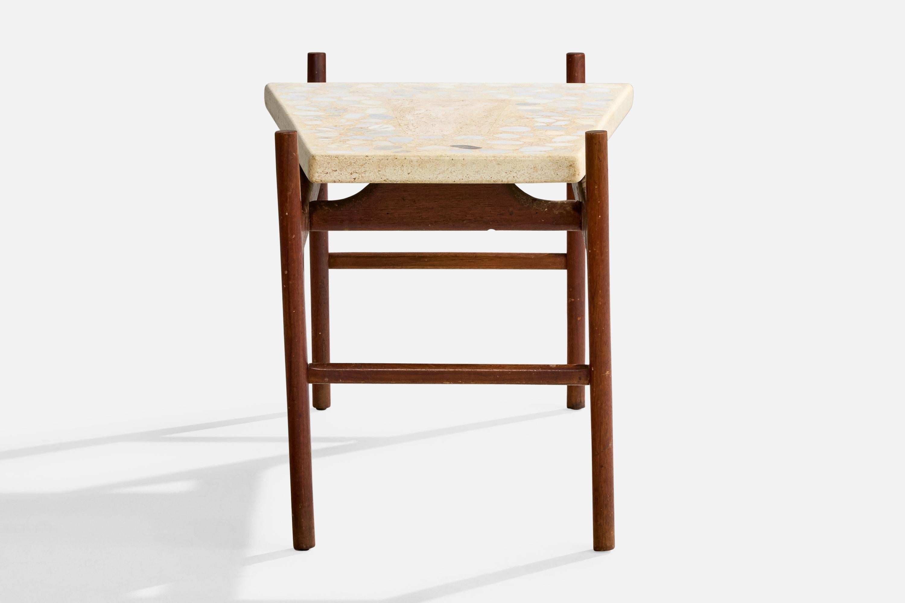 Diseñador americano, Mesas auxiliares, Nogal, Terrazo, EE.UU., Años 50 en Bueno estado para la venta en High Point, NC
