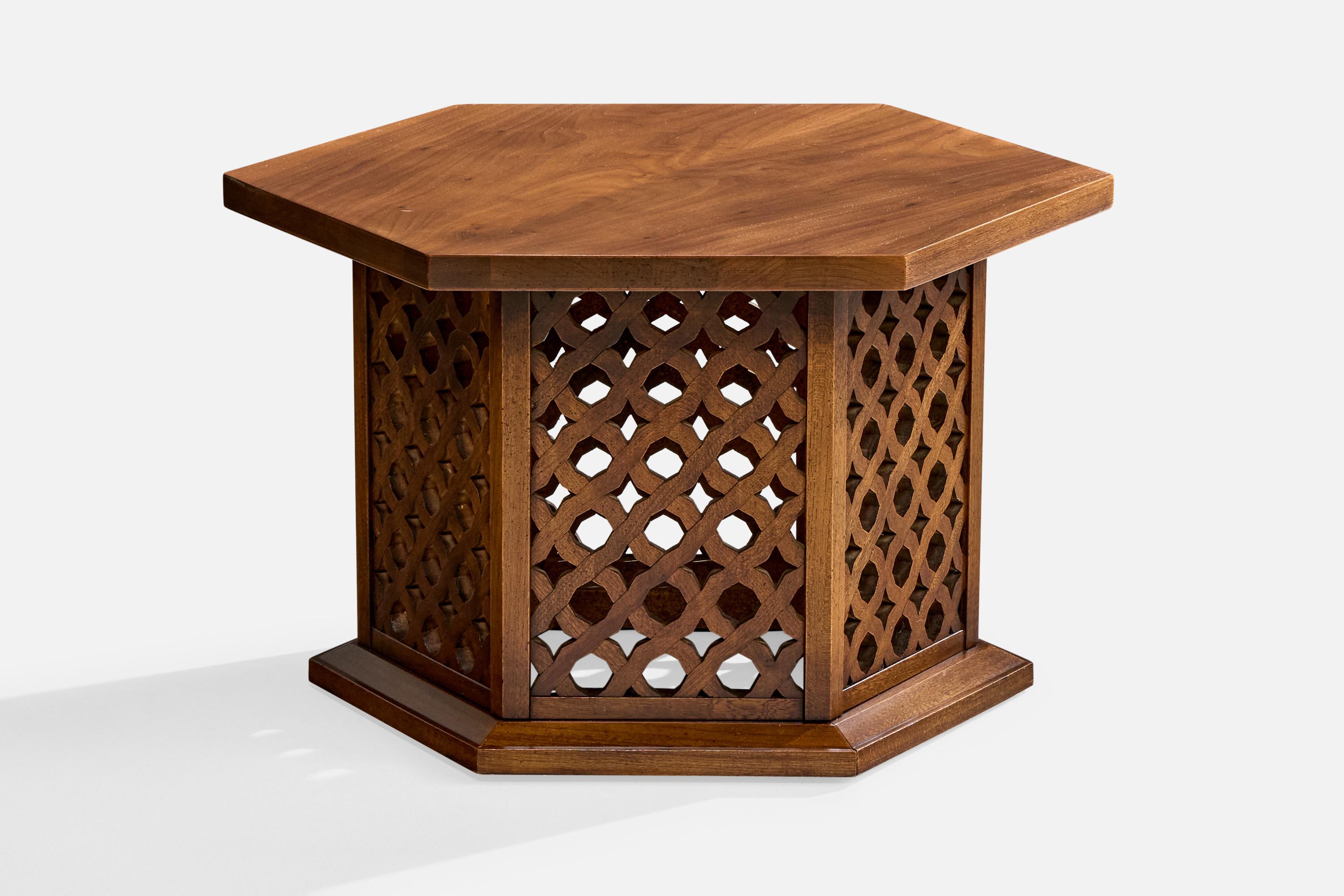 Américain Designer américain, tables d'appoint, noyer, États-Unis, années 1950 en vente