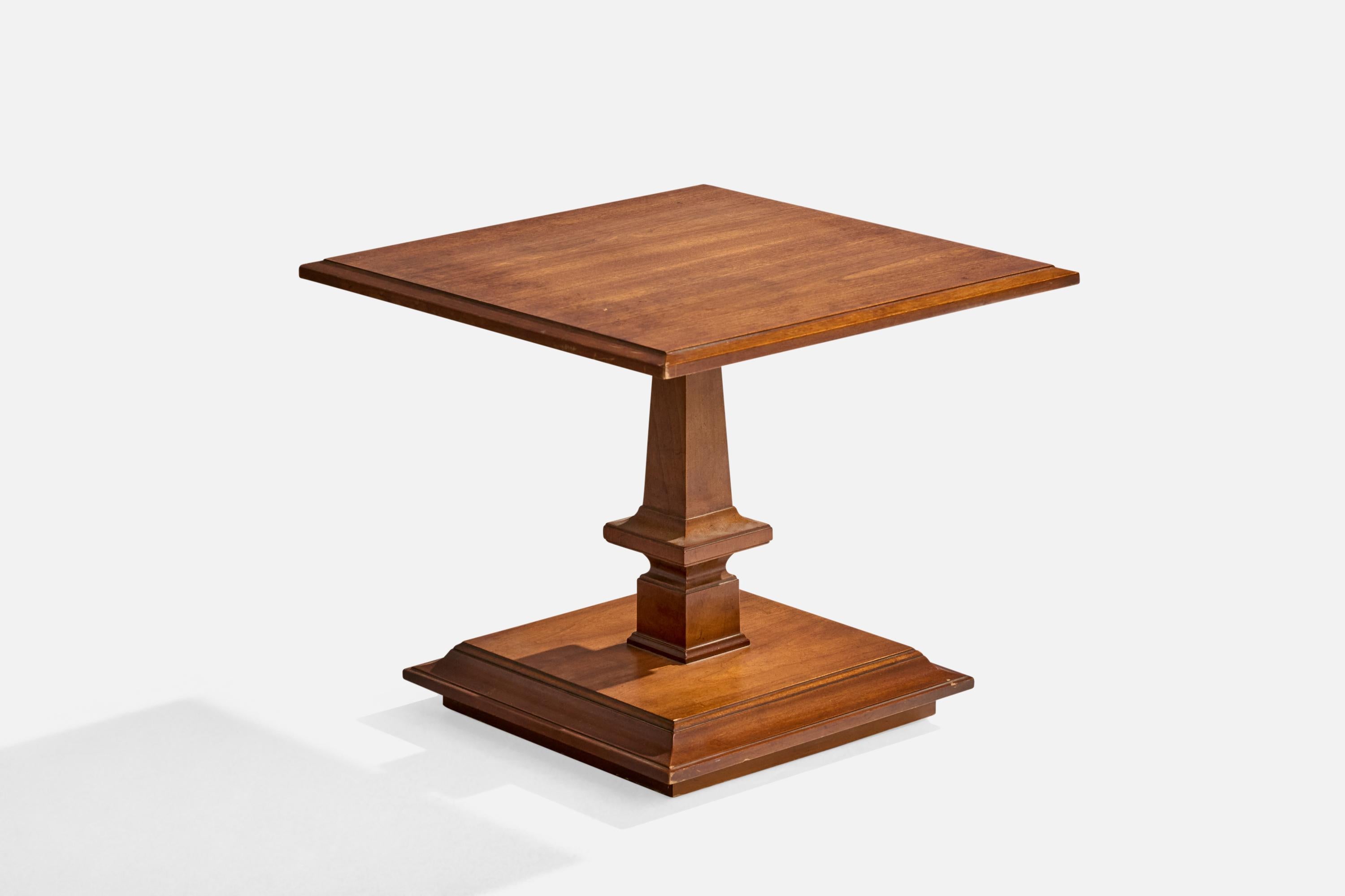 Américain Designer américain, tables d'appoint, noyer, États-Unis, années 1950 en vente