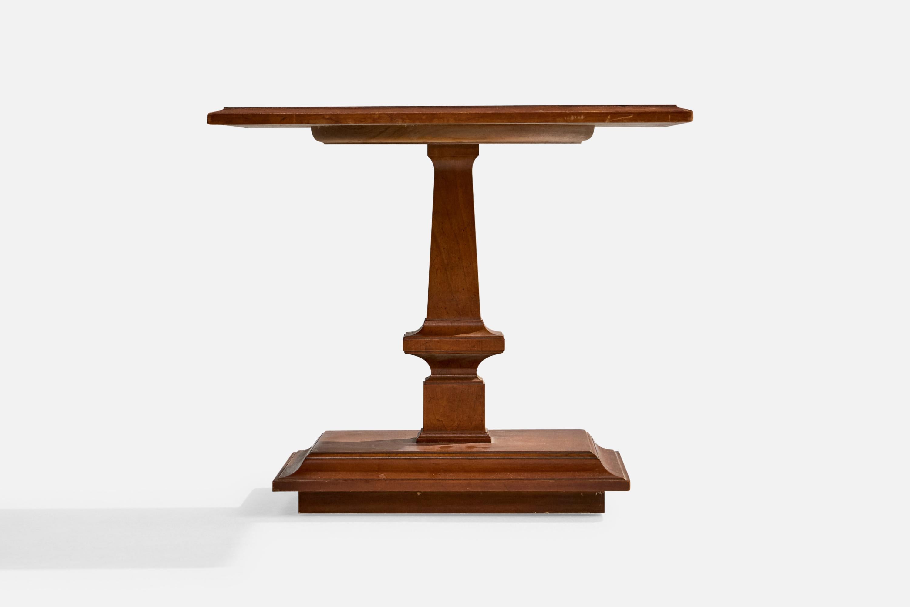 Milieu du XXe siècle Designer américain, tables d'appoint, noyer, États-Unis, années 1950 en vente