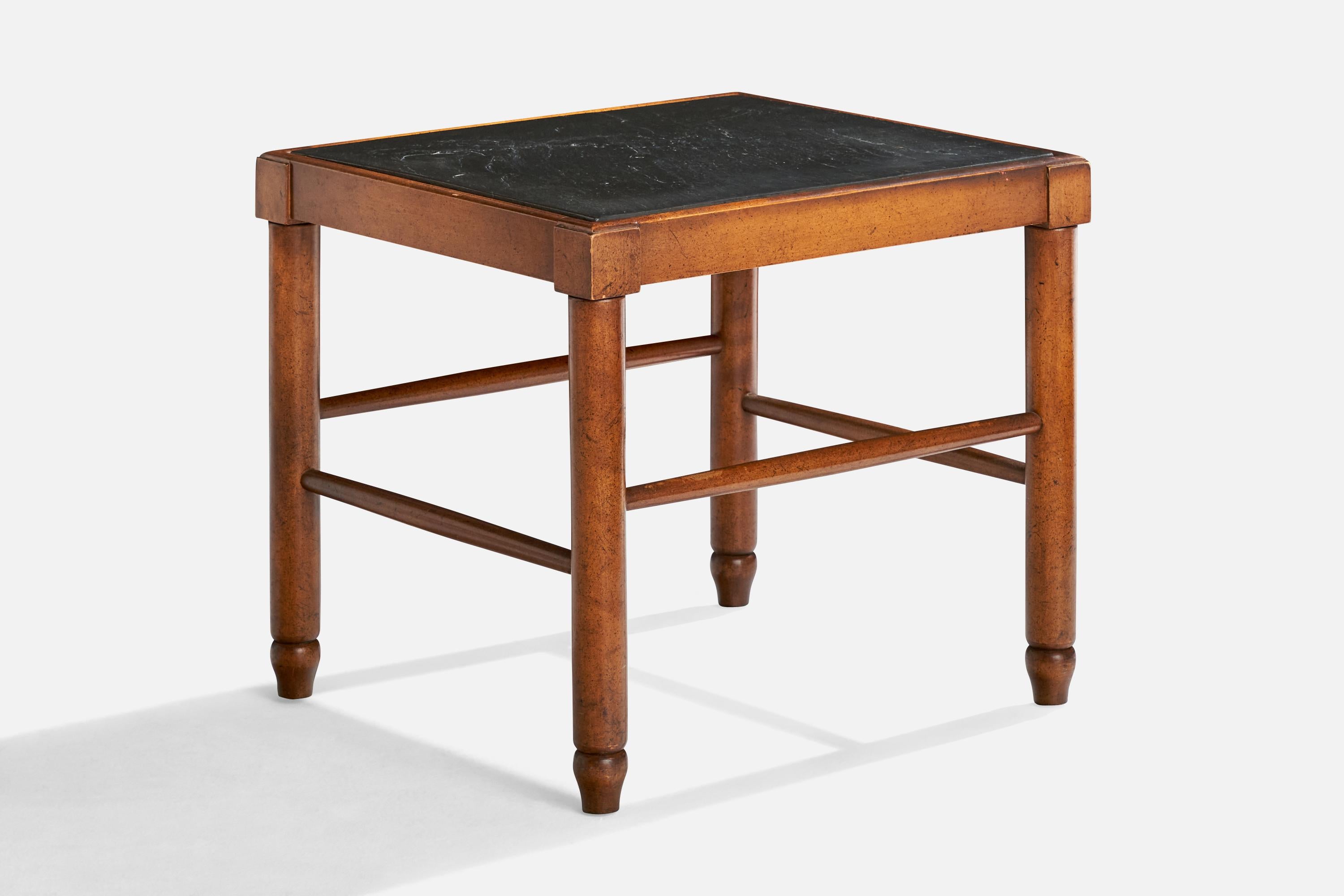 Diseñador americano, Mesas auxiliares, Madera, Pizarra, EE.UU., Años 50 mediados del siglo XX en venta