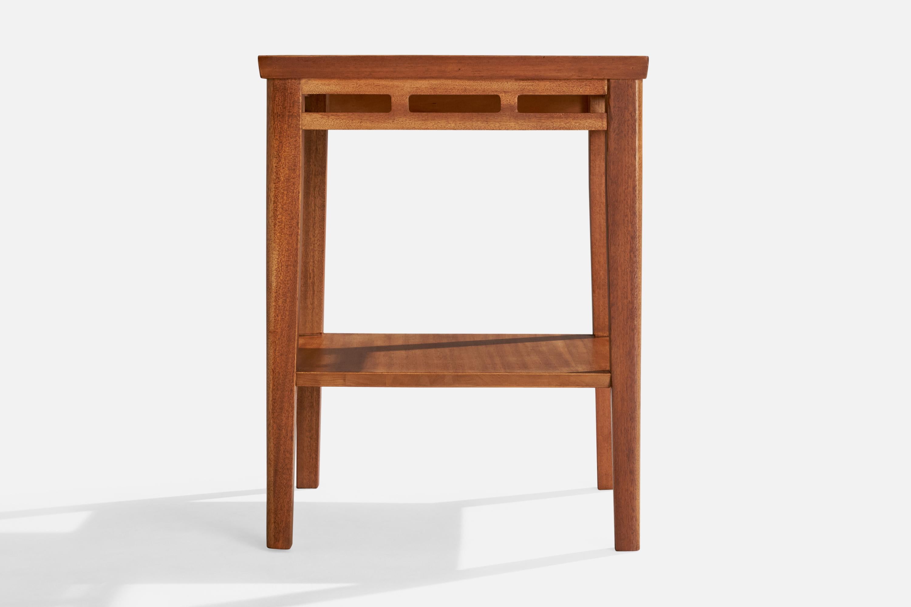 Milieu du XXe siècle Designer américain, tables d'appoint, bois, États-Unis, années 1950 en vente