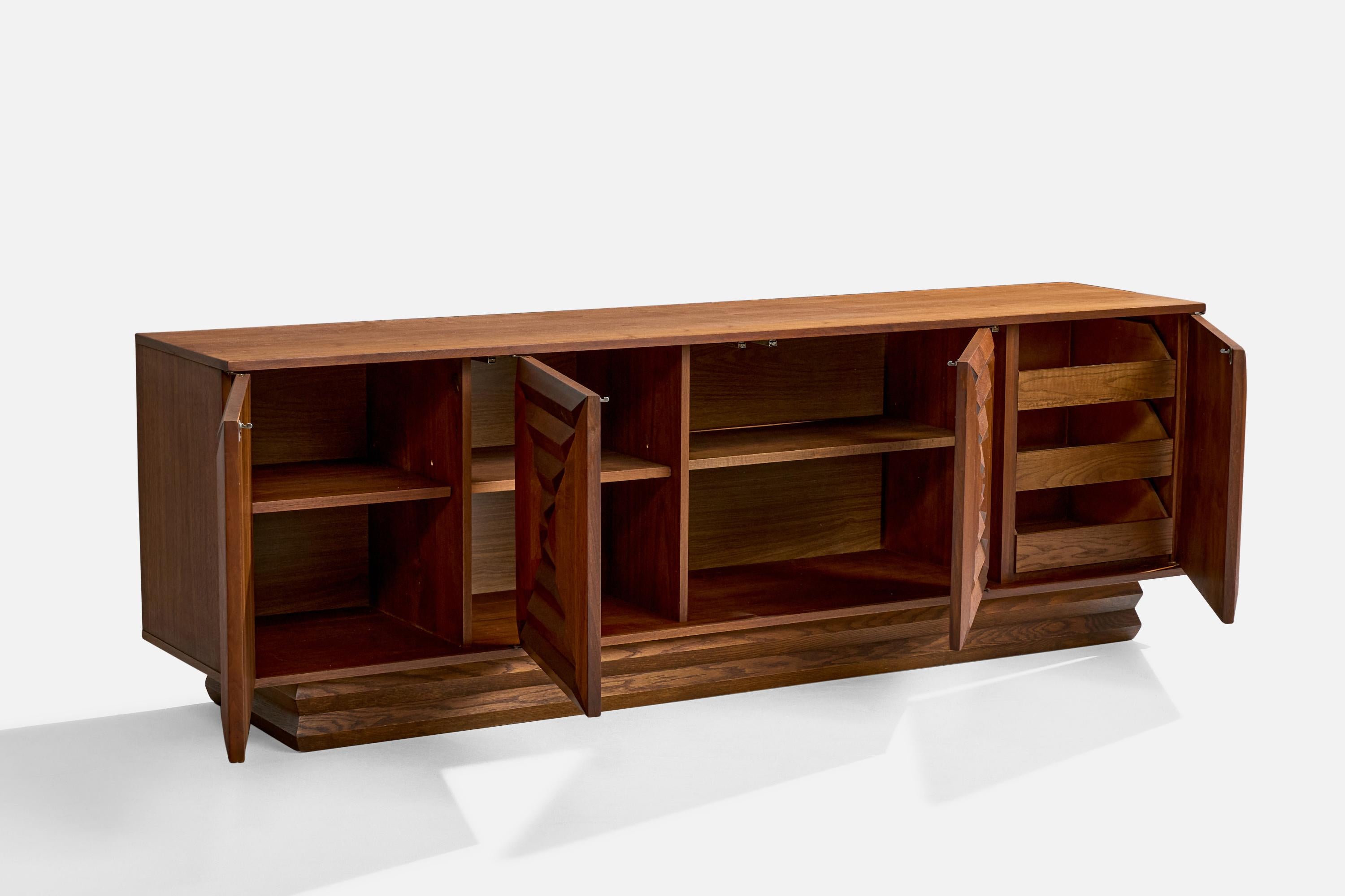 American Designer, Sideboard, Oak, USA, 1960s In Good Condition For Sale In High Point, NC