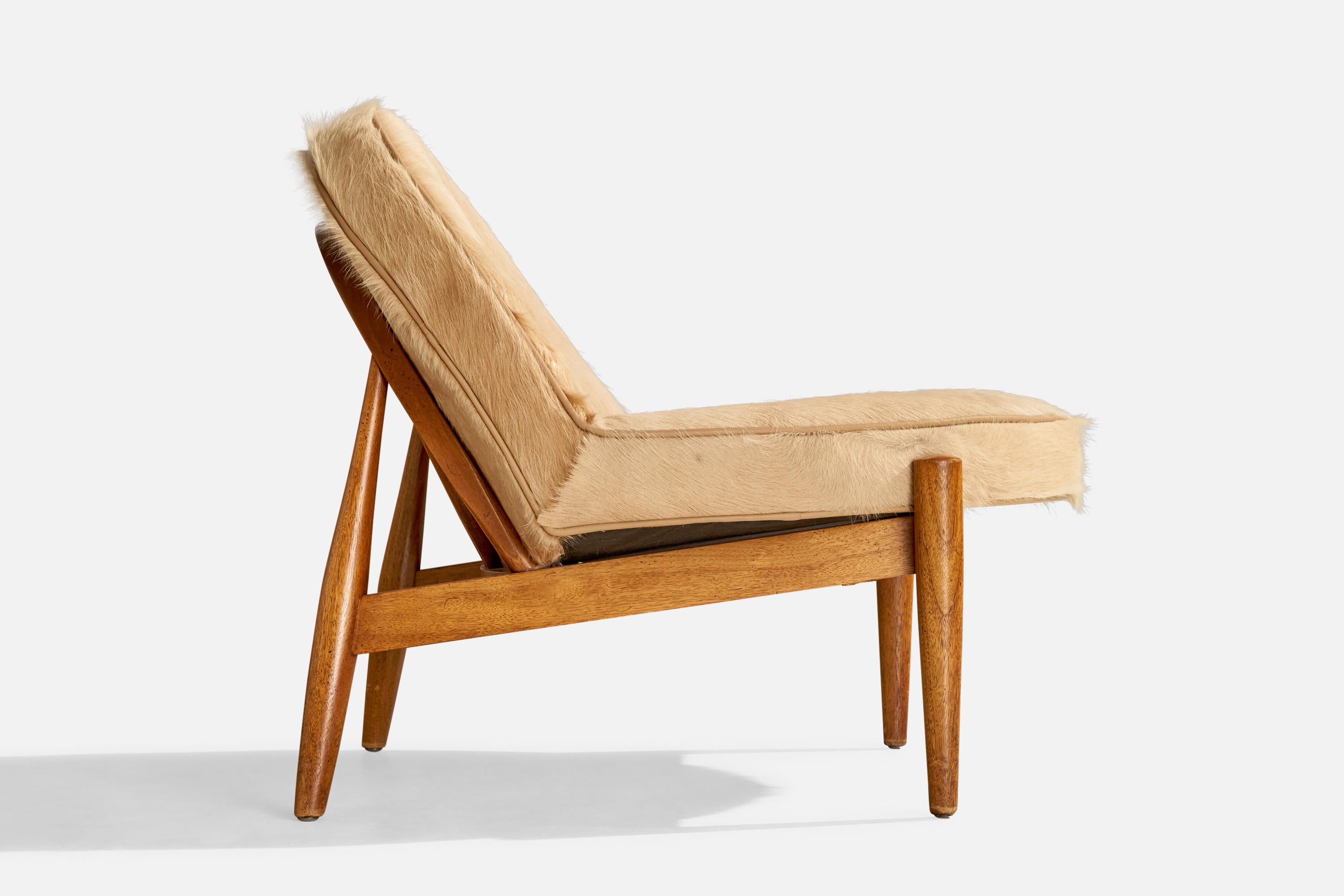 Design/One, Oak, Peau de Poney, USA, années 1950 Bon état - En vente à High Point, NC