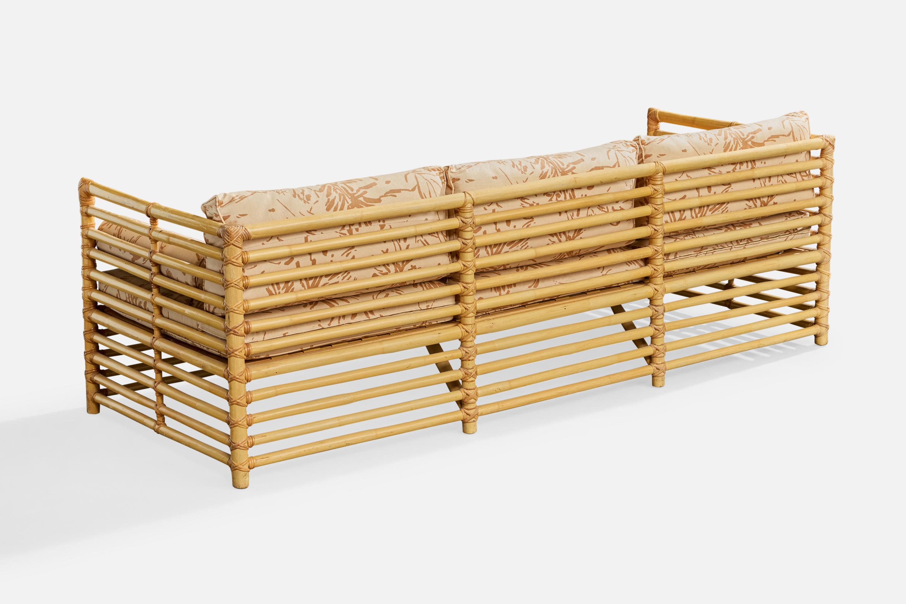 American Designer, Sofa, Bamboo, Rattan, Fabric, USA, 1980s (amerikanisch) im Angebot