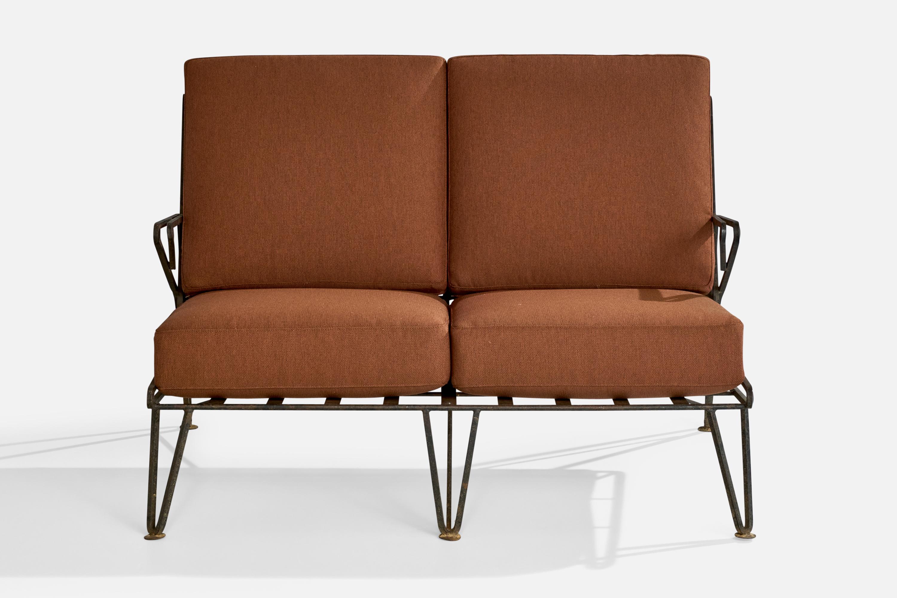 Diseñador americano, Sofá, Hierro, Tela, EE.UU., Década de 1950 Moderno de mediados de siglo en venta