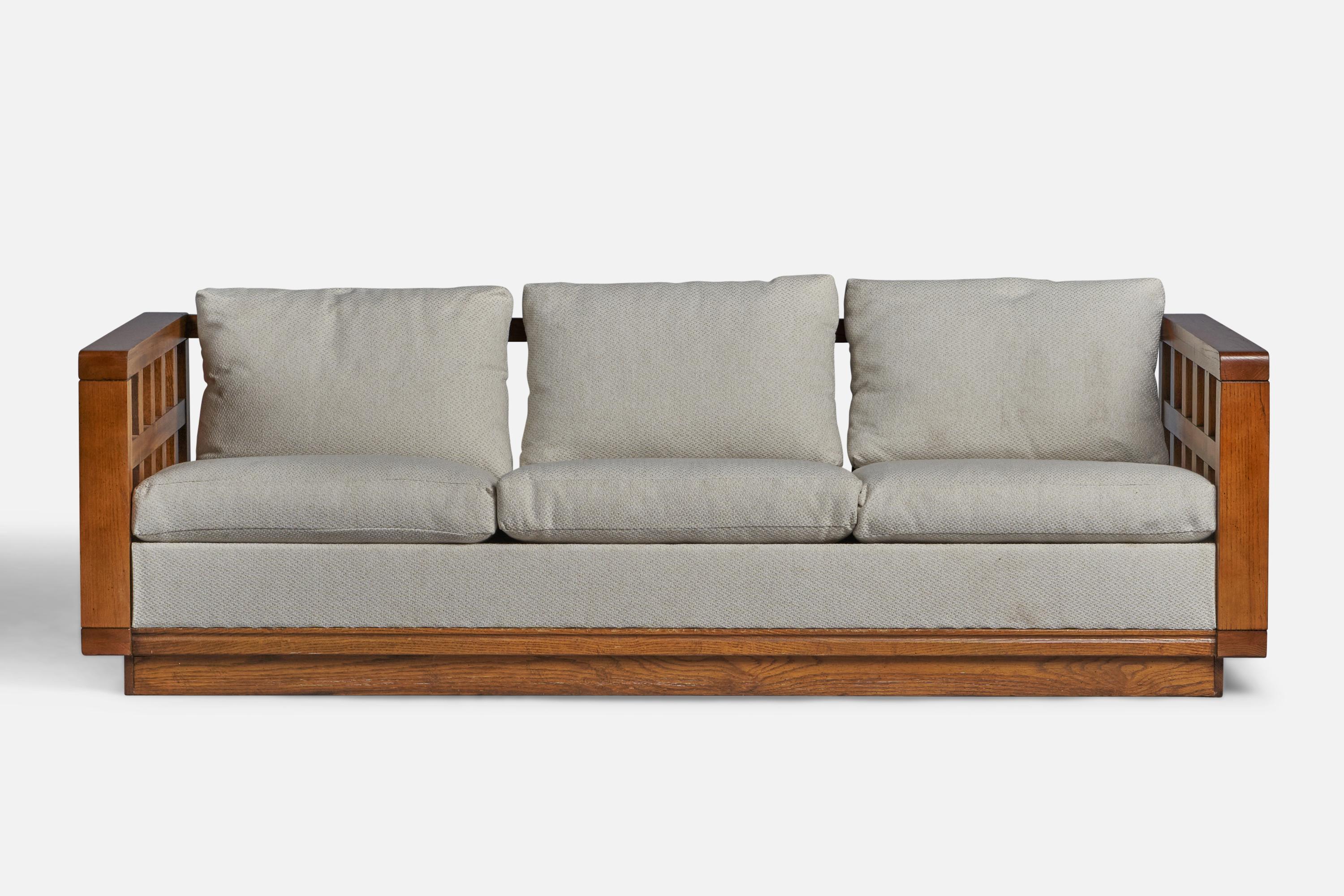 American Designer, Sofa, Oak, Fabric, USA, 1940s In Good Condition For Sale In High Point, NC