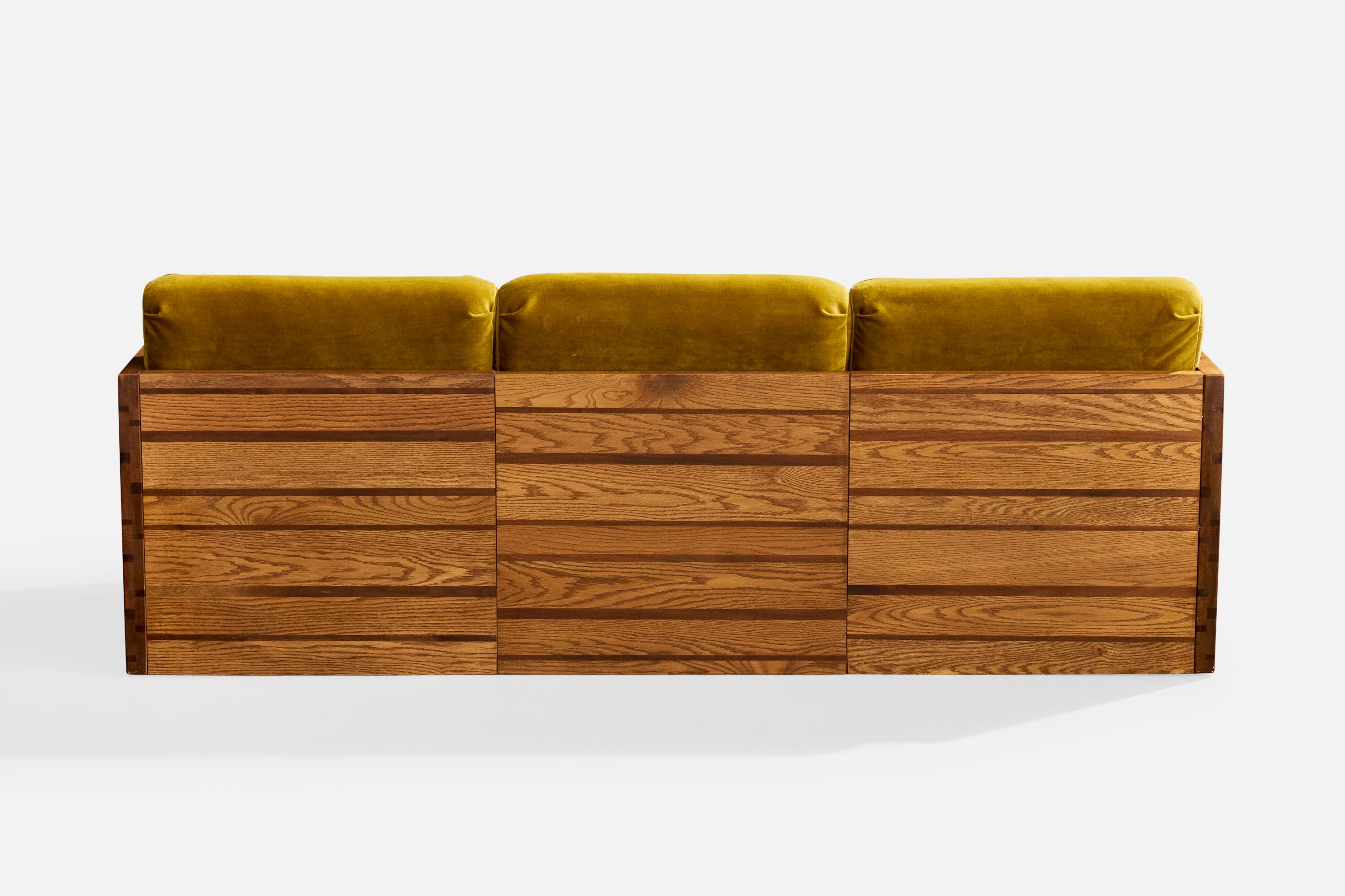 American Design, Canapé, Oak, Velvet, USA, années 1950 Bon état - En vente à High Point, NC