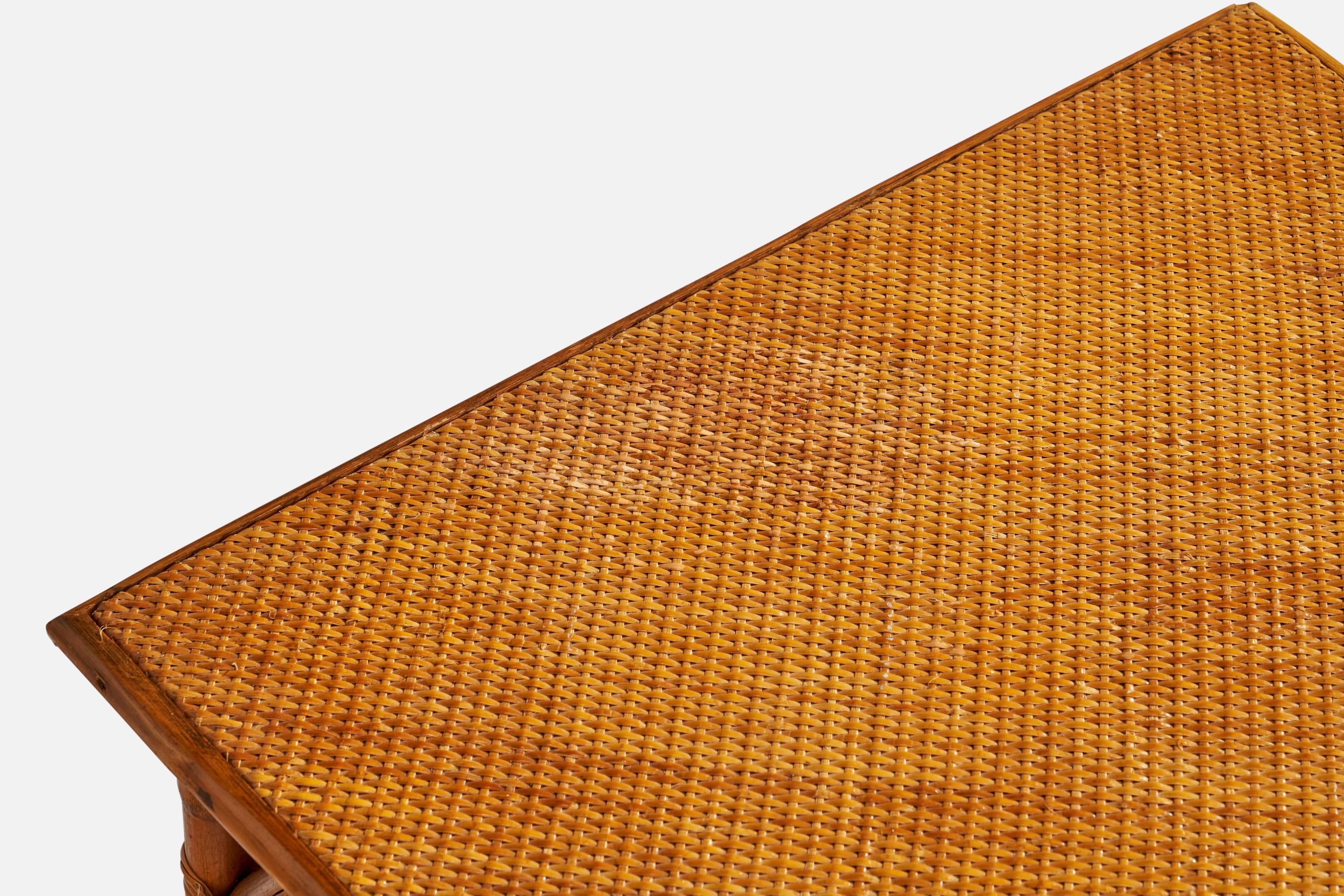 American Designer, Stacking Table, Bamboo, Rattan, Cane, USA, 1950s In Good Condition For Sale In High Point, NC