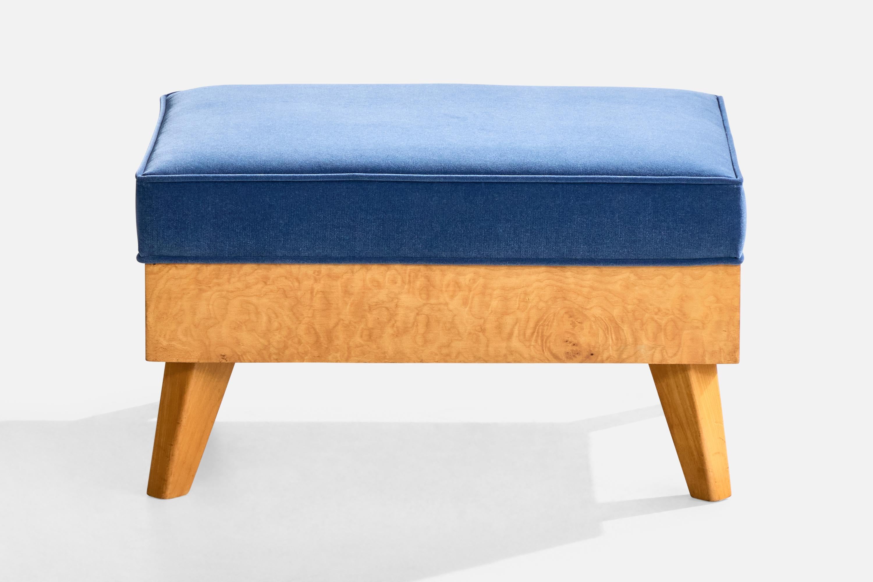 American Designer, Hocker, Samt, Ahorn, USA, 1950er Jahre im Zustand „Gut“ im Angebot in High Point, NC