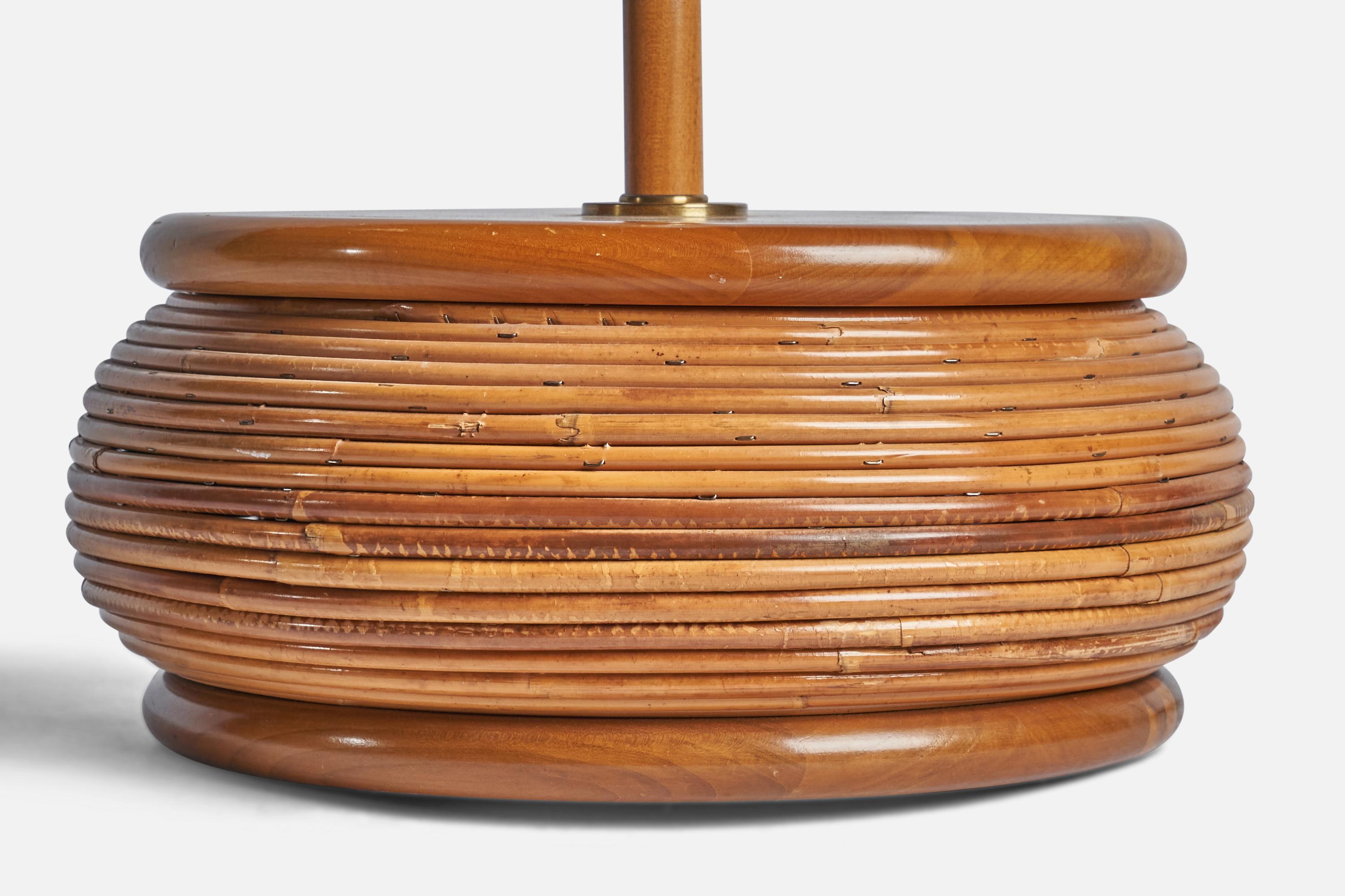 American Designer, Table Lamp, Bamboo, Wood, Brass, USA, 1950s In Good Condition For Sale In High Point, NC