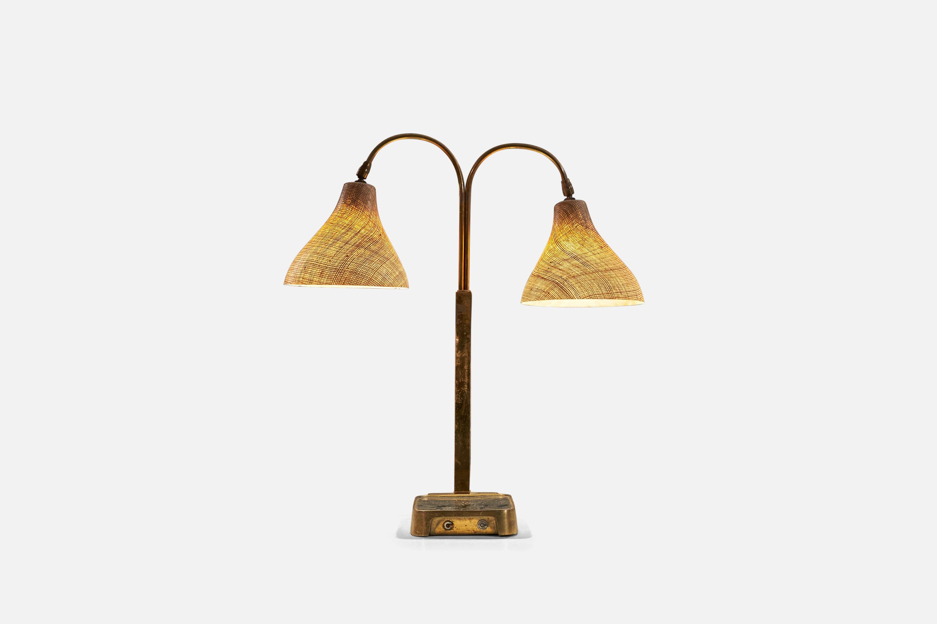 American Designer, Table Lamp, Brass, Metal, Raffia, Fiberglass, US, 1950s For Sale 1