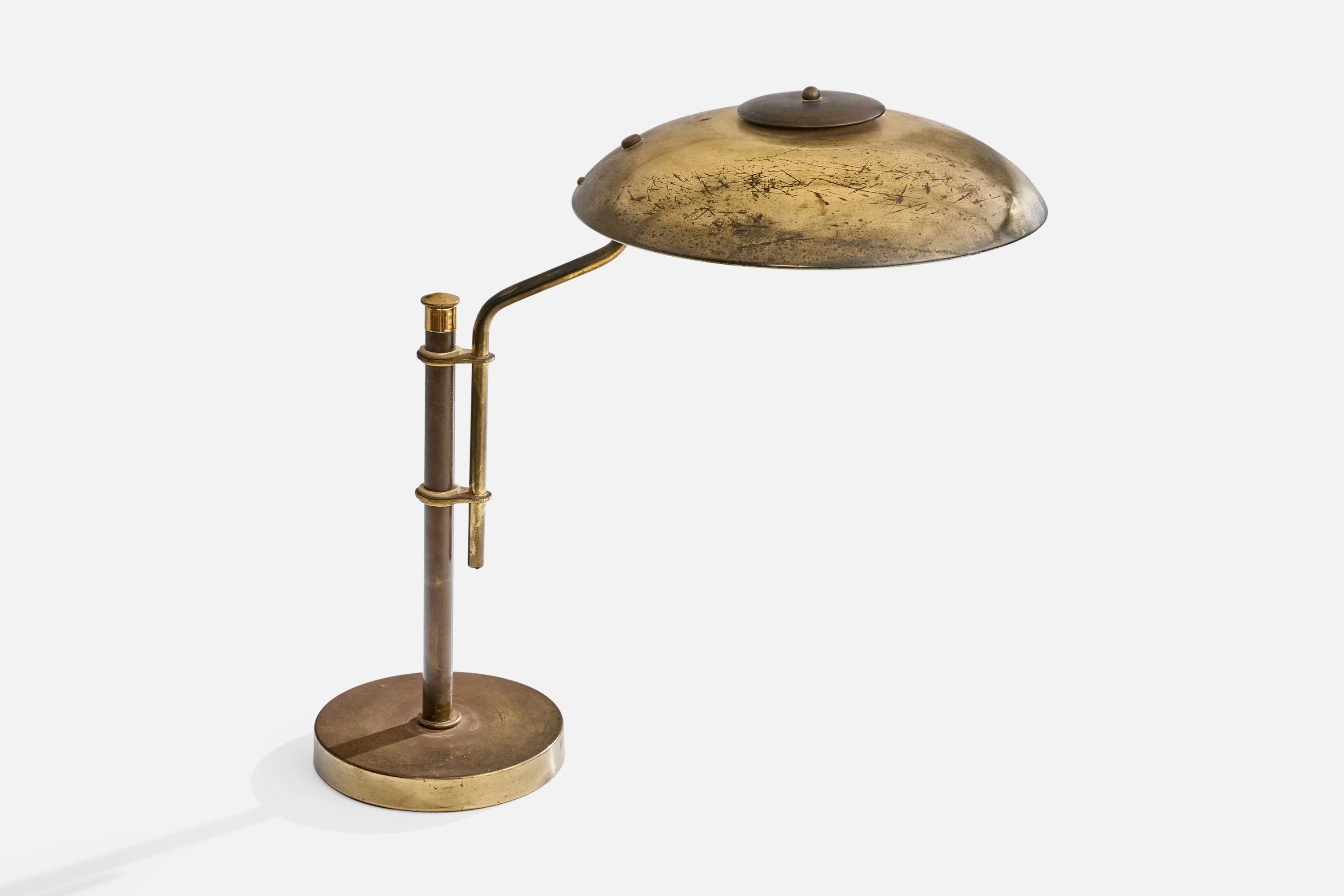 American Designer, Table Lamp, Brass, USA, 1930s In Good Condition For Sale In High Point, NC