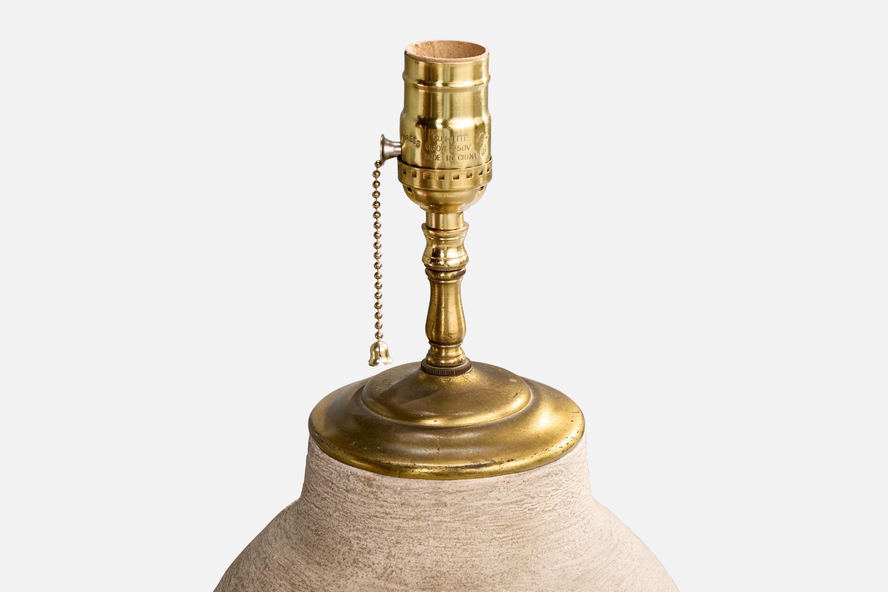 Designer américain, lampe de bureau, céramique, laiton, États-Unis, années 1960 Bon état - En vente à High Point, NC