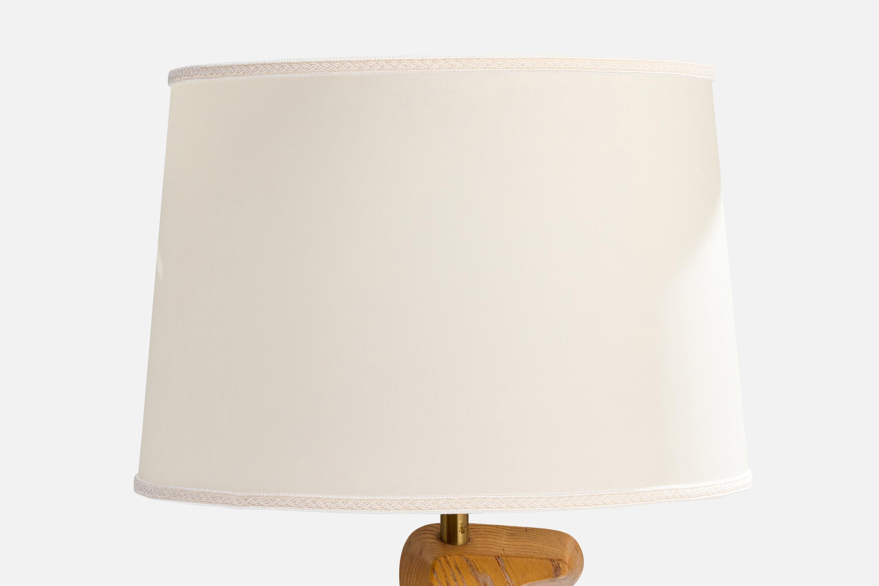 American Designer, Table Lamp, Oak, Brass, Paper, USA, 1950s Estadounidense en venta