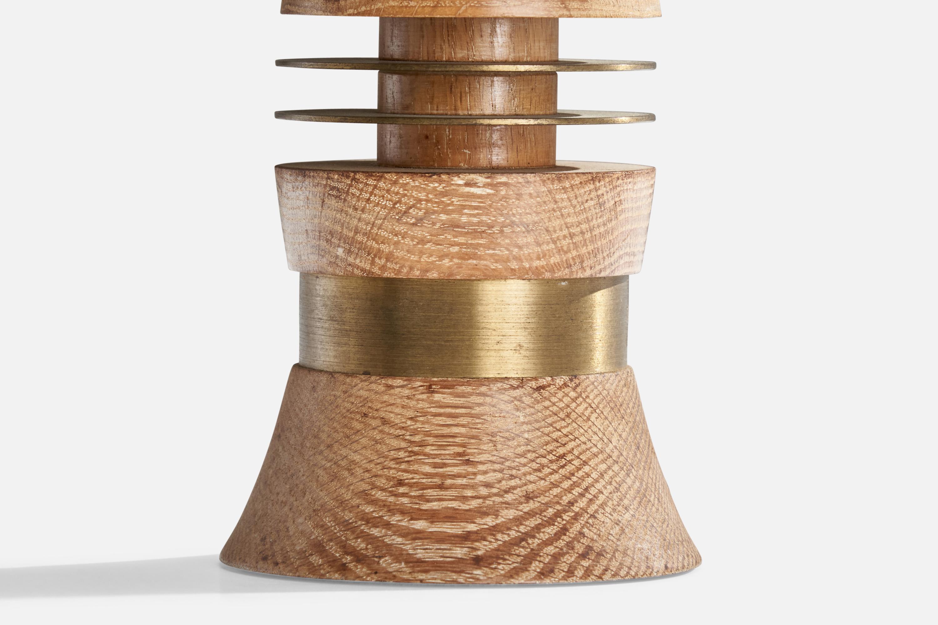 Diseñador americano, Lámpara de mesa, Roble, Latón, EE.UU., Años 50 en venta 1