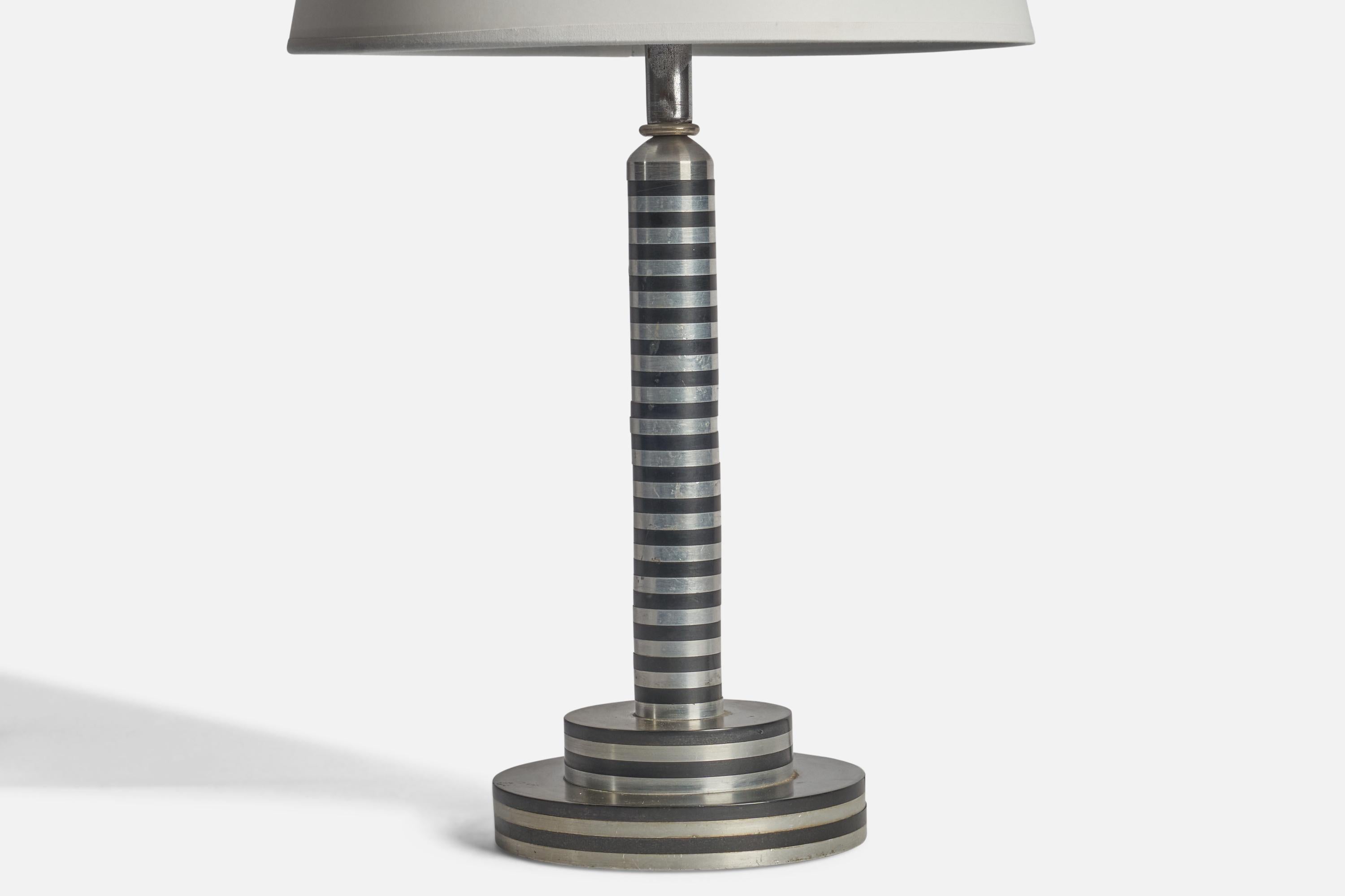 American Designer, Table Lamp, Steel, USA, 1940s In Good Condition For Sale In High Point, NC