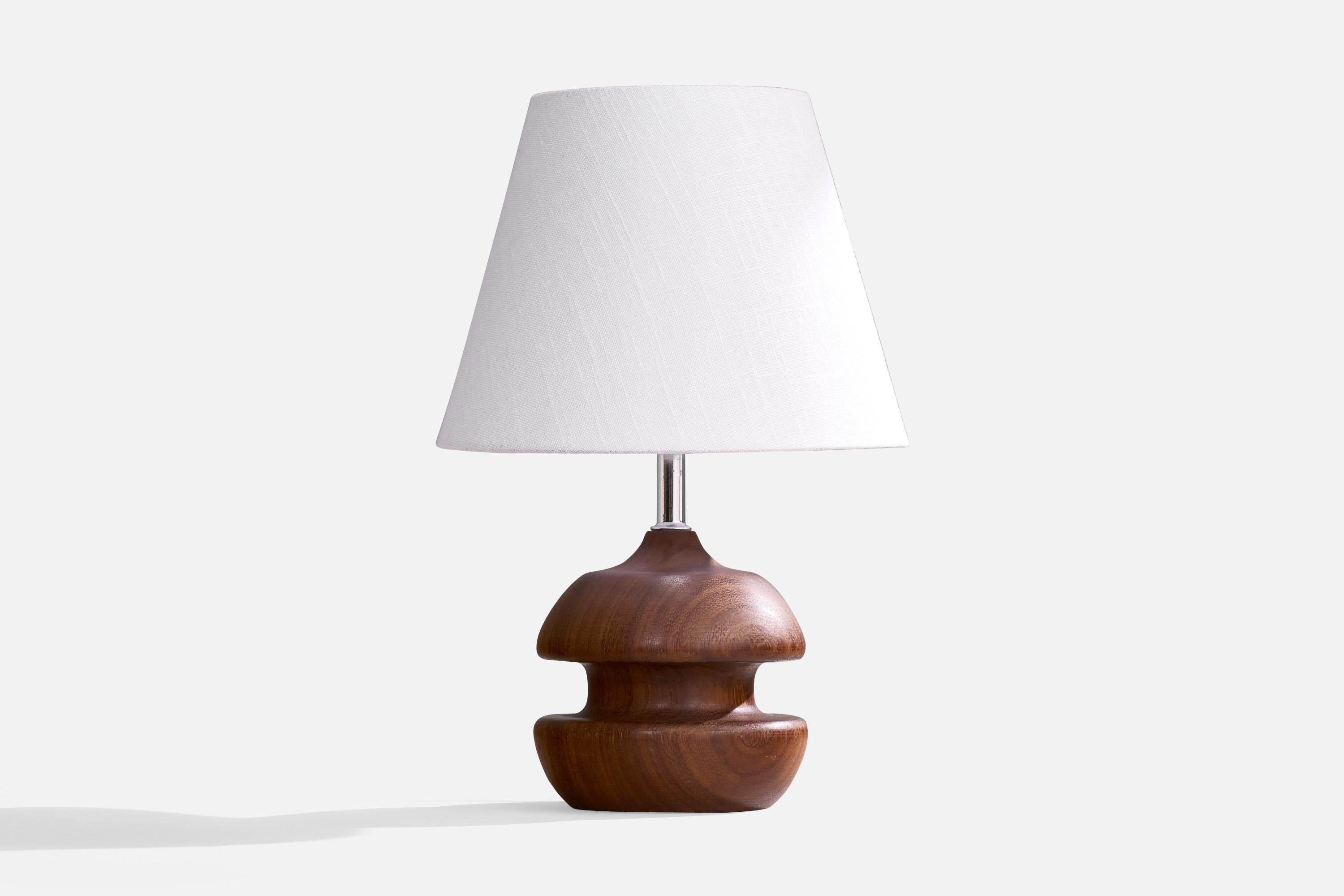 Lampe de table en teck et métal conçue et produite aux États-Unis, années 1960.

Dimensions de la lampe (pouces) : 10.25