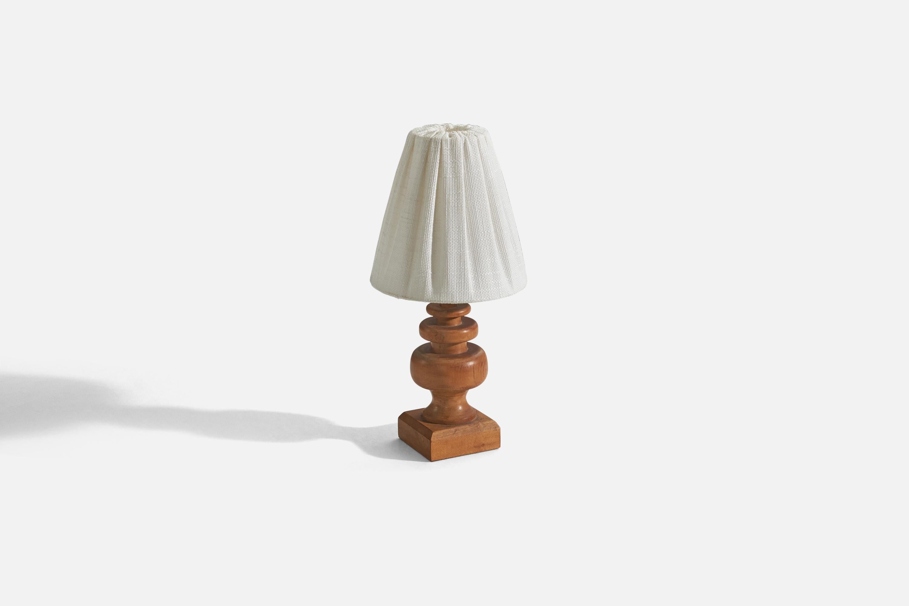 Mid-Century Modern American Designer, Table Lamp, Wood, Fabric, United States, 1950s For Sale