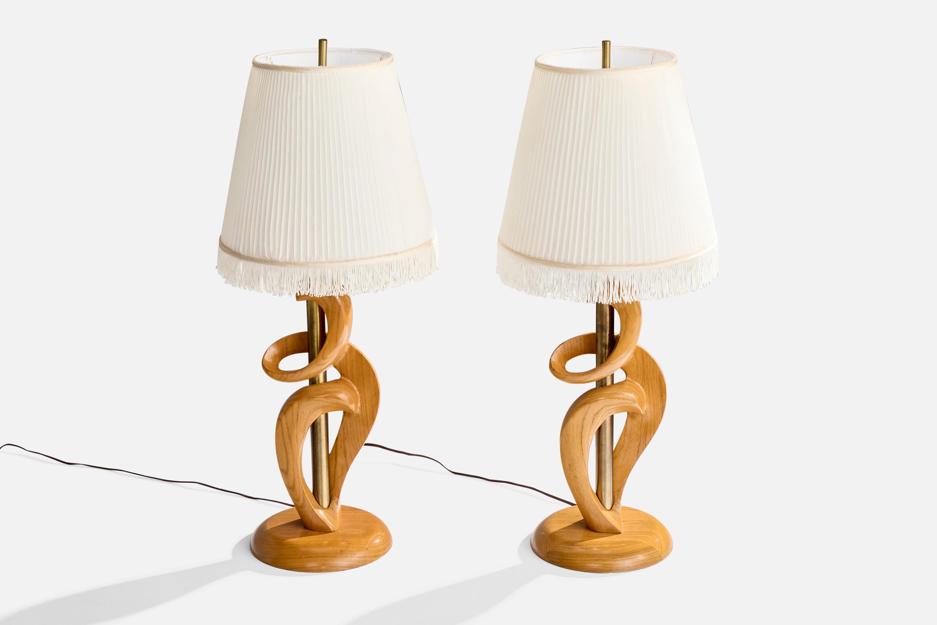 Mid-Century Modern Designer américain, lampes de table, Oak Oak, Brass, Fabric, 1950s en vente