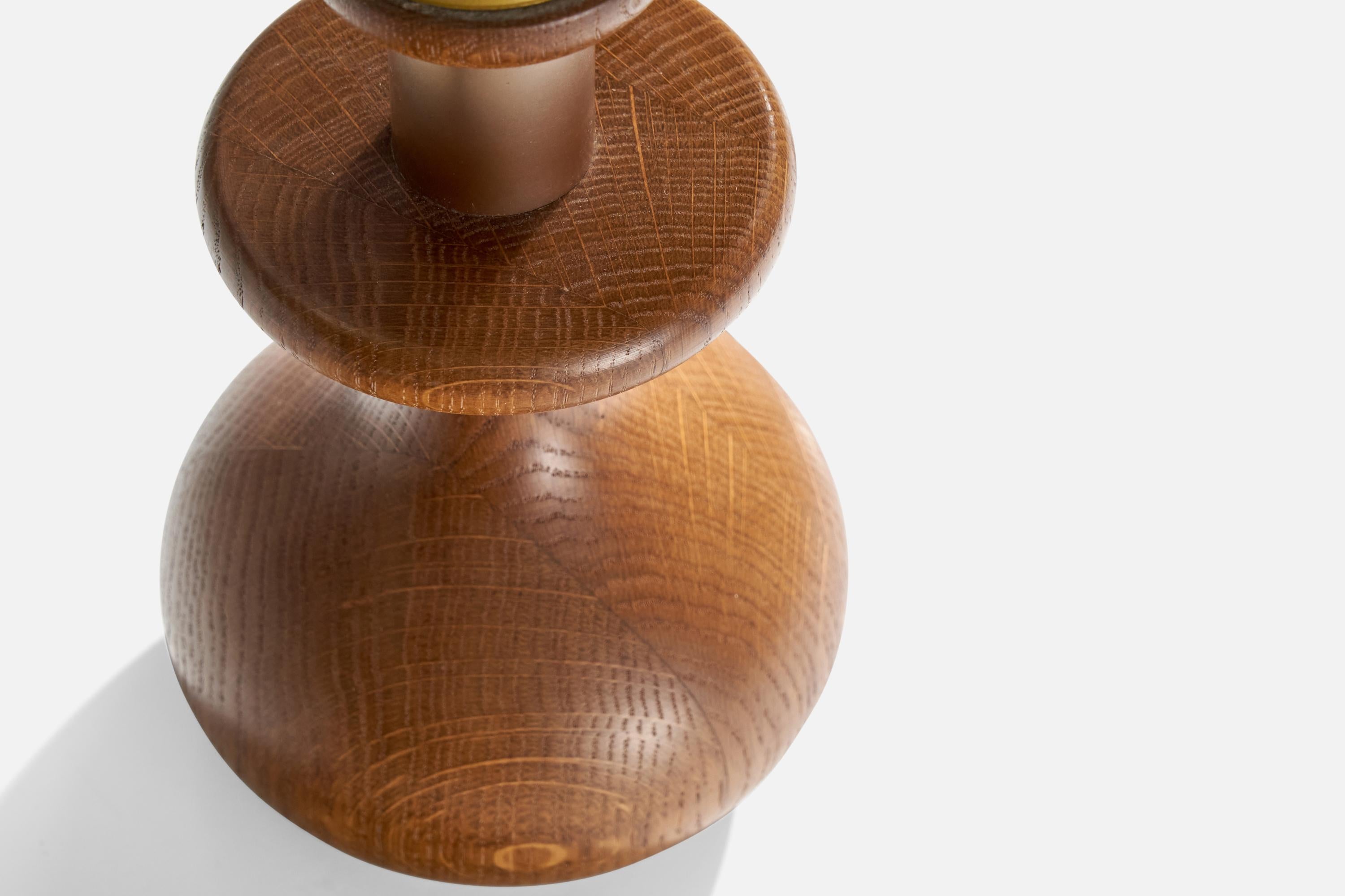 Laiton Designer américain, lampes de table, Oak, laiton, États-Unis, années 1950 en vente
