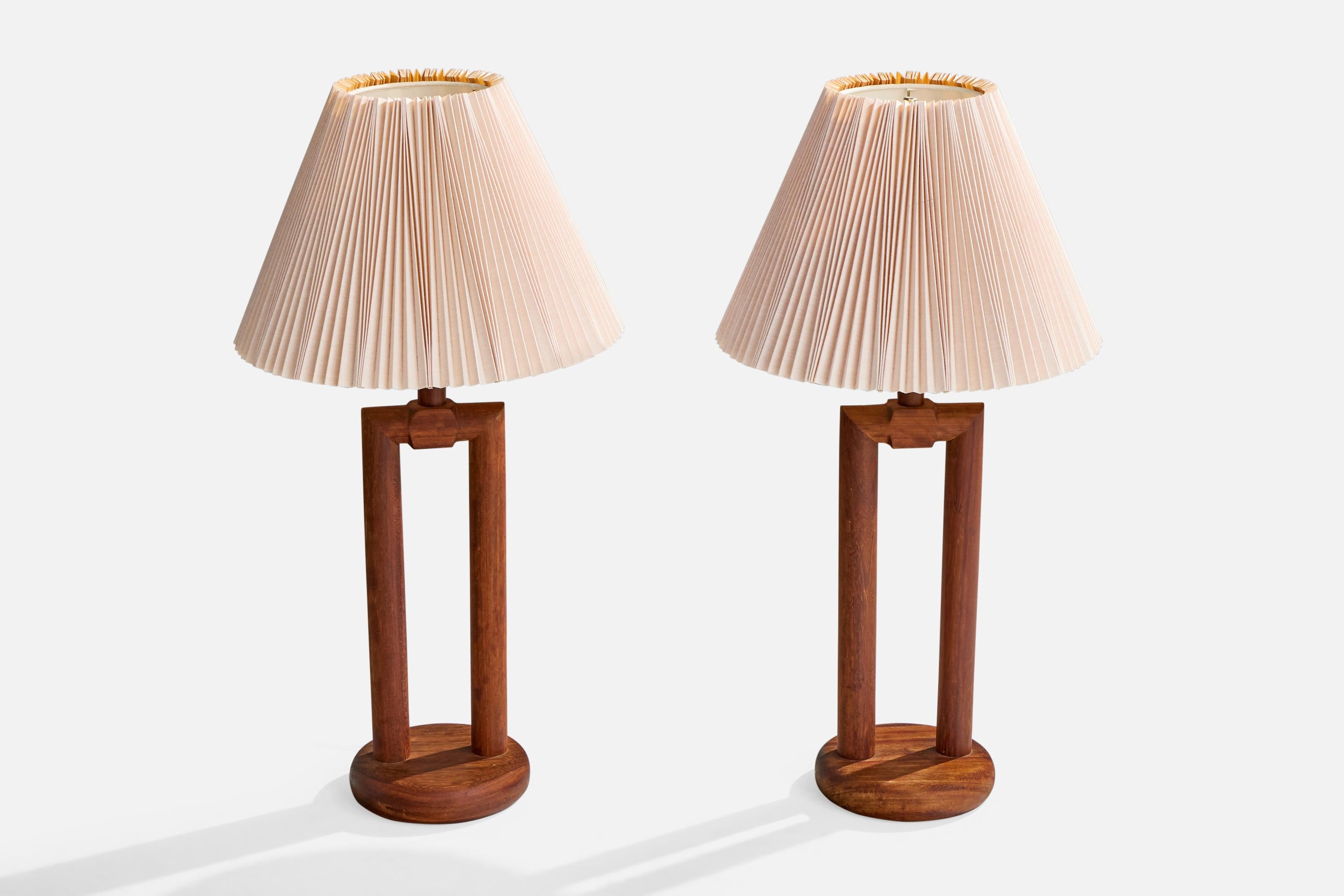 Mid-Century Modern American Designer, Table Lamps, Wood, Paper, USA, 1950s For Sale