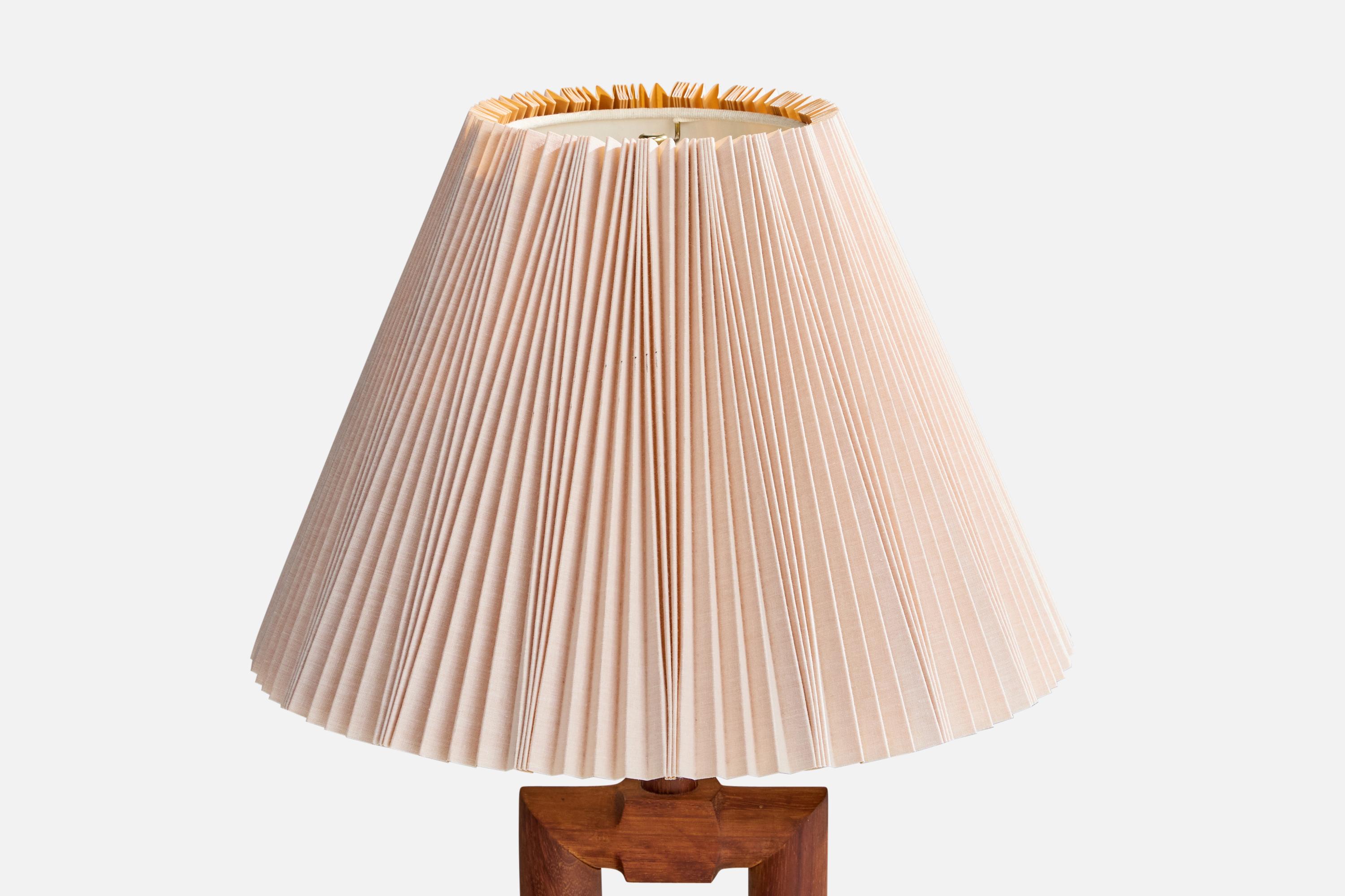 American Designer, Table Lamps, Wood, Paper, USA, 1950s For Sale 1