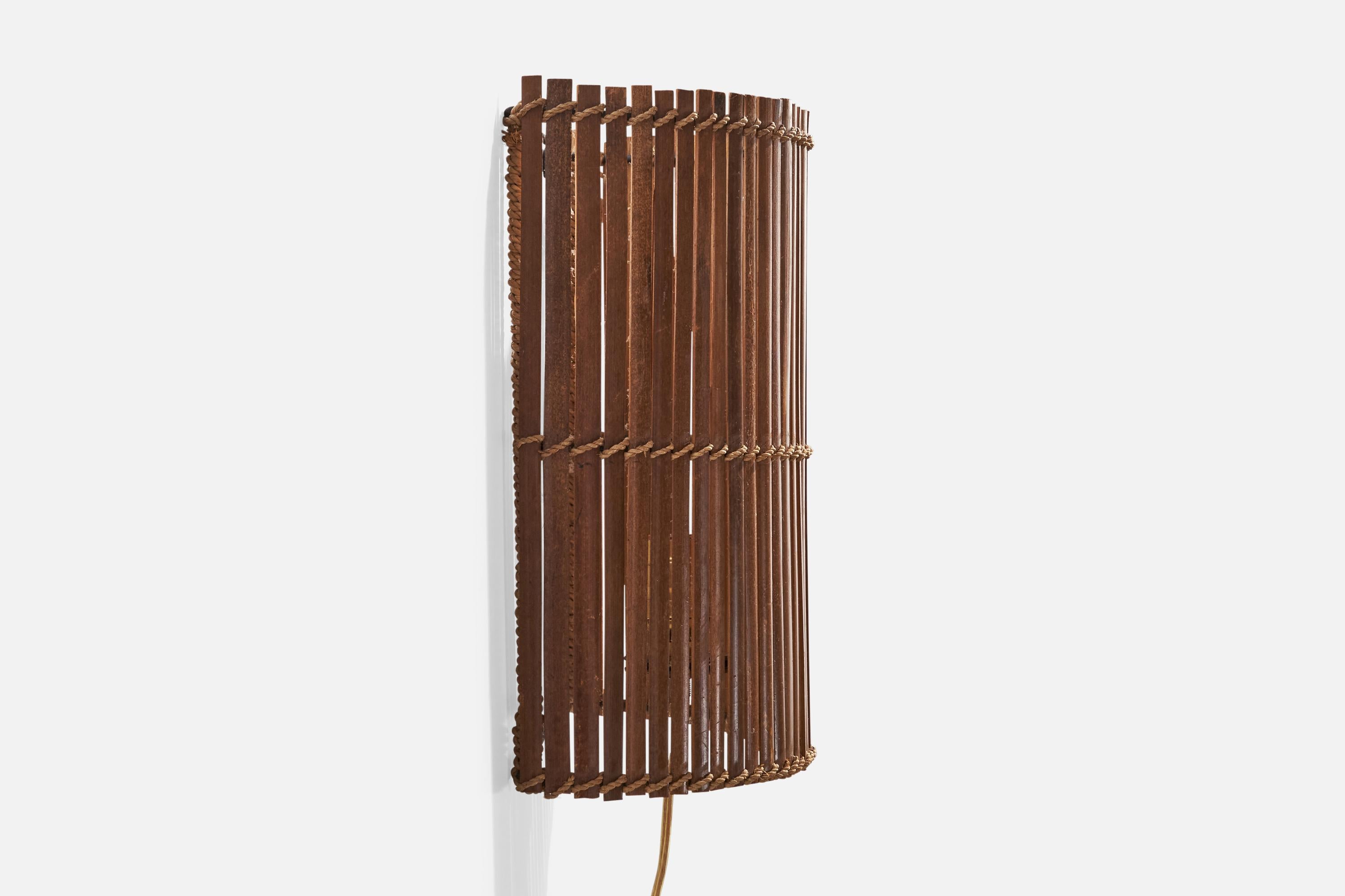 Amerikanische Designerin, Wandleuchte, Rattan, Kordel, USA, 1960er Jahre im Zustand „Gut“ im Angebot in High Point, NC