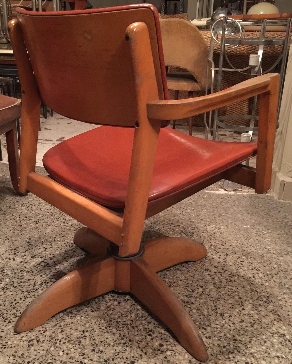 Art Deco desk chair

Wood
Year: 1950
If you are looking for a desk chair to match your desk, we have what you need. 
We have specialized in the sale of Art Deco and Art Nouveau and Vintage styles since 1982.
Pushing the button that reads 'View All