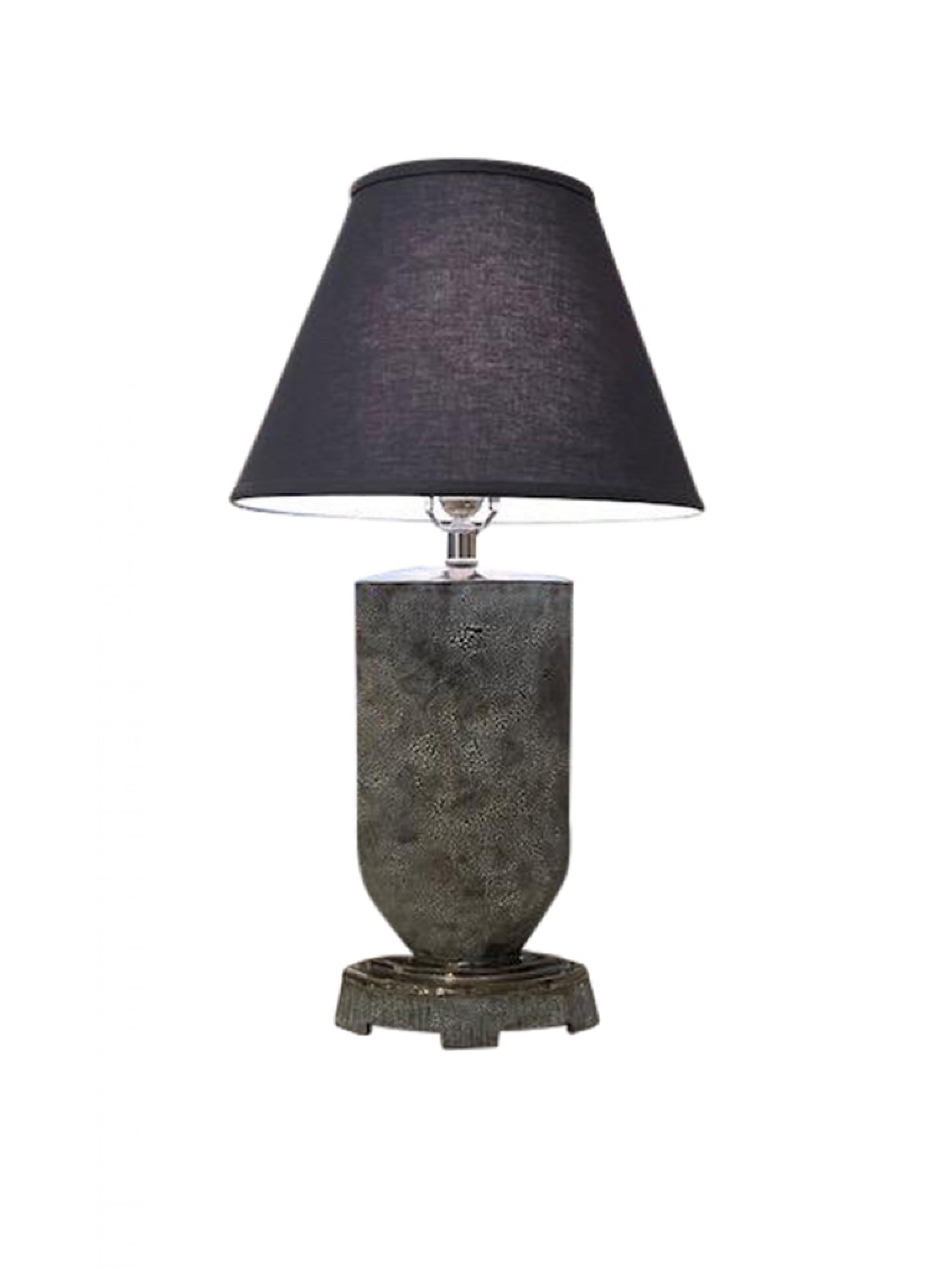 Lampe américaine d'après-guerre en céramique émaillée noire/bleue de forme cylindrique se terminant par une base ronde (GARY DI PASQUALE)
