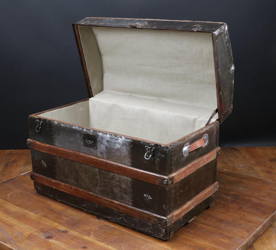 dome top steamer trunk