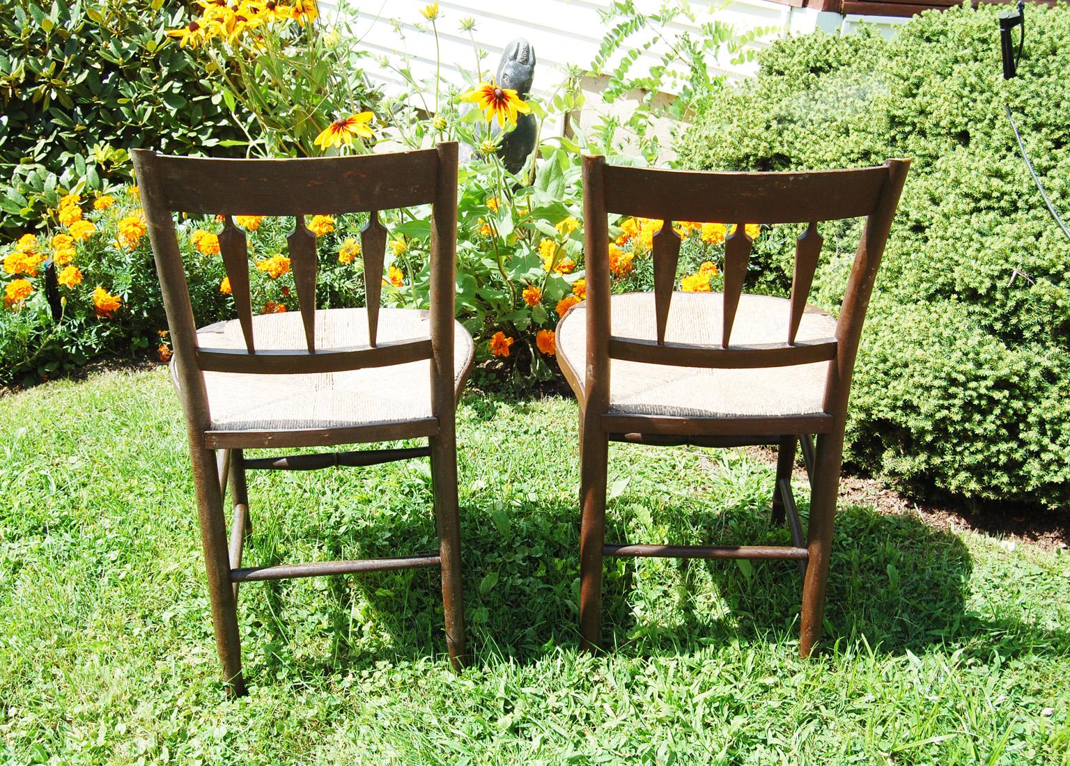 Hand-Painted American Early 19th Century Pair of Fancy Sheraton Chairs Original Decoration For Sale