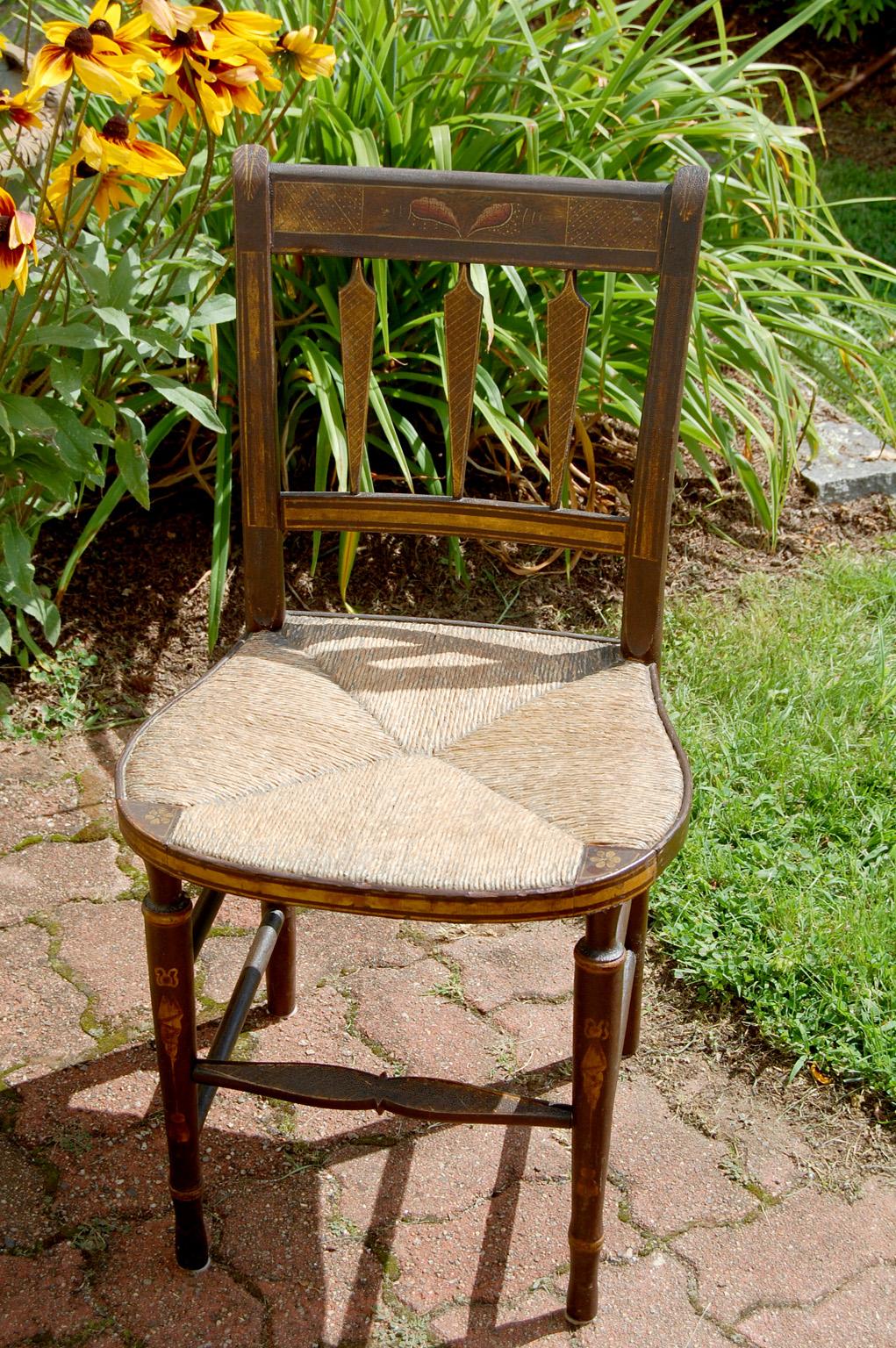 American Early 19th Century Pair of Fancy Sheraton Chairs Original Decoration For Sale 3