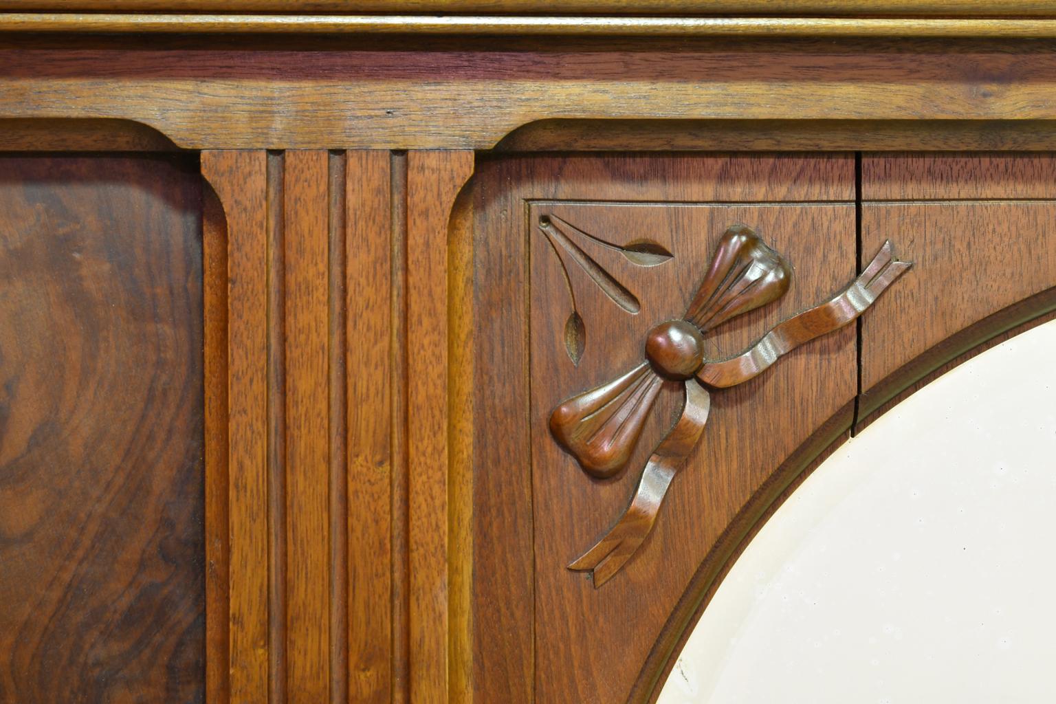 19th Century American Eastlake Victorian Queen-Size Headboard in Carved Walnut with Frame