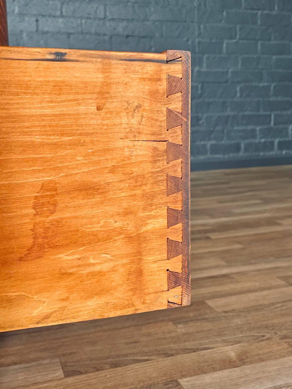 Comò Highboy in Oak Oak Tiger con armadio nascosto in vendita 3