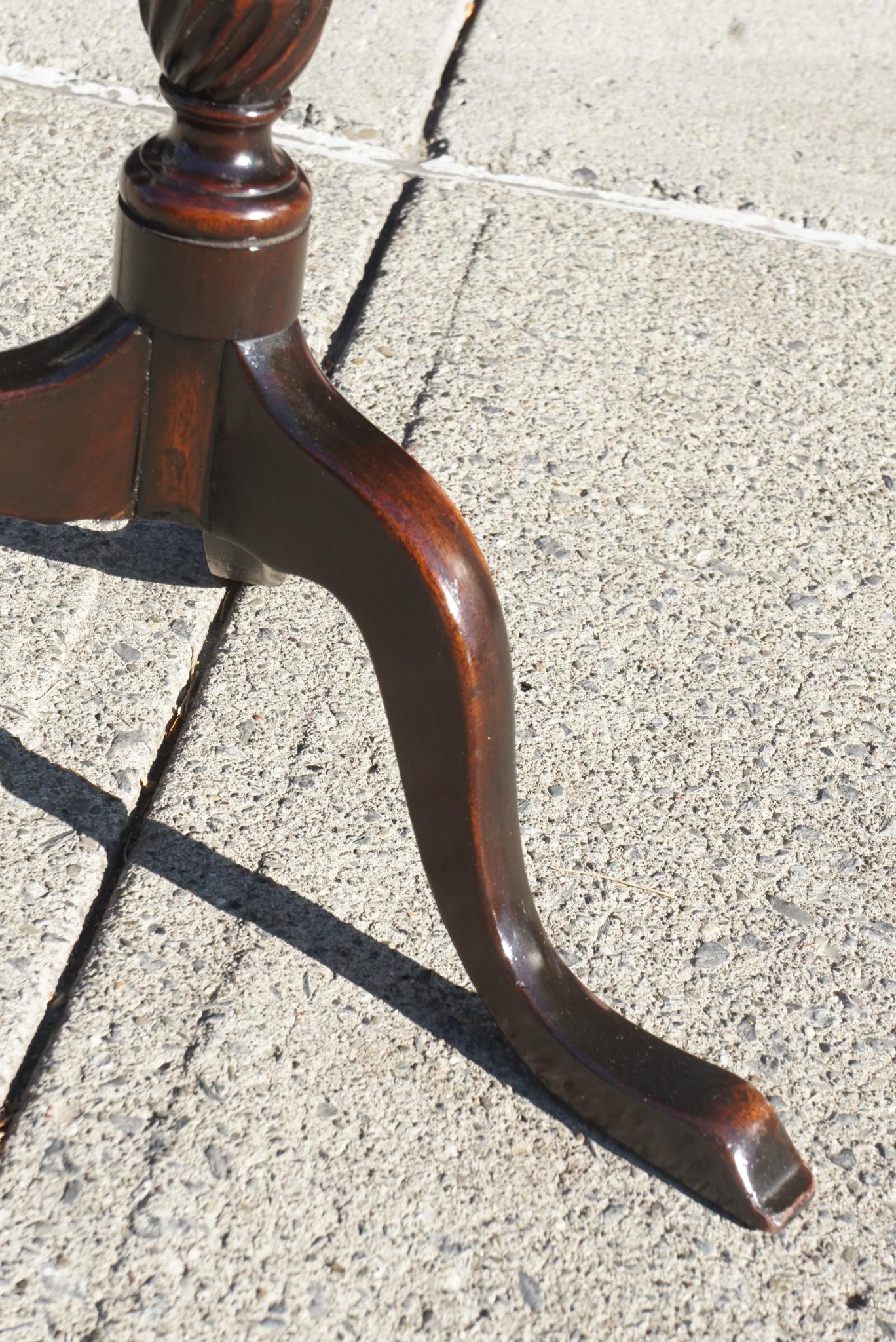 American Edwardian Mahogany Plant Stand in the George III Style by Beacon Hill For Sale 3