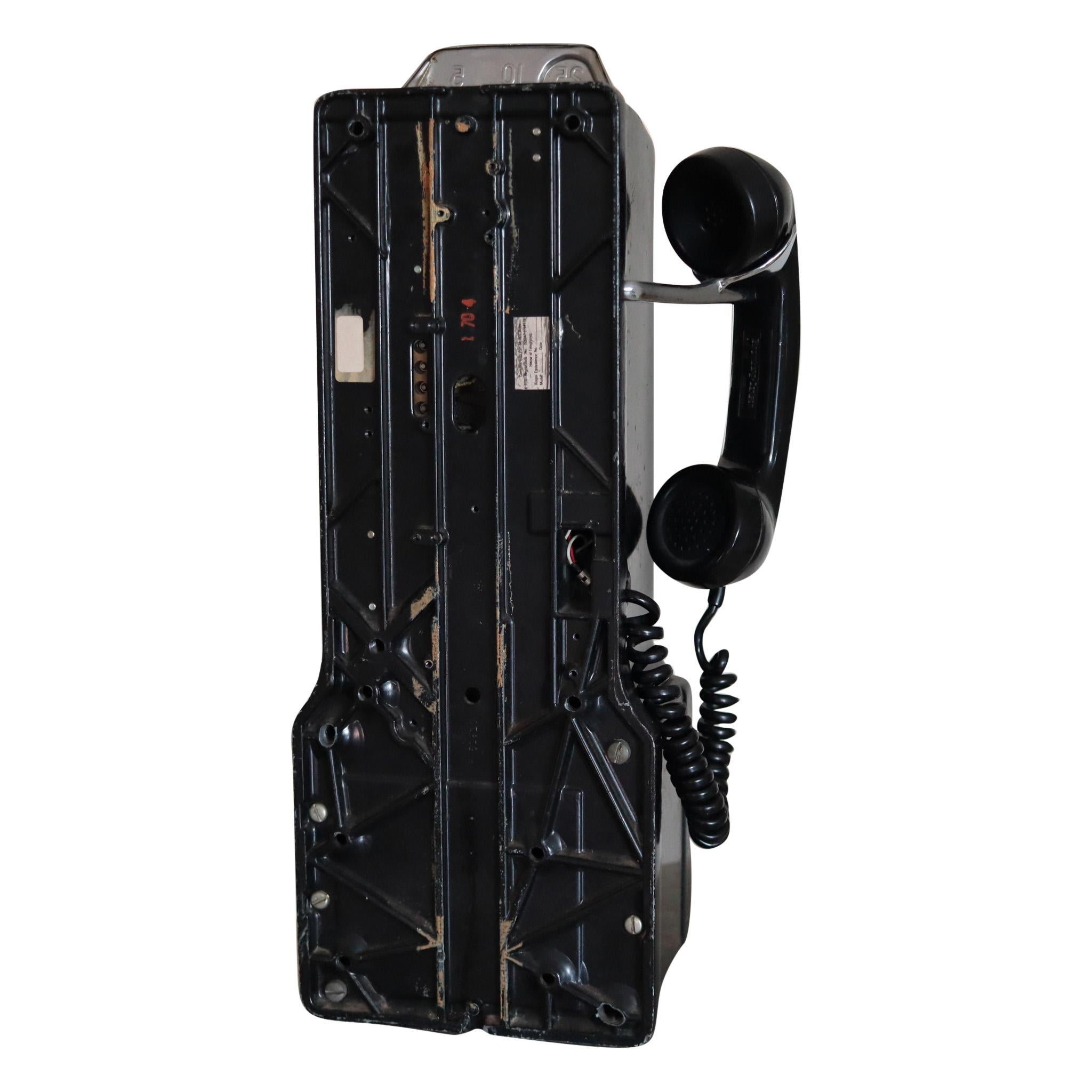 American Electric Company 1940 Münze Wandtelefon schwarz aus massivem Stahl (Emailliert)