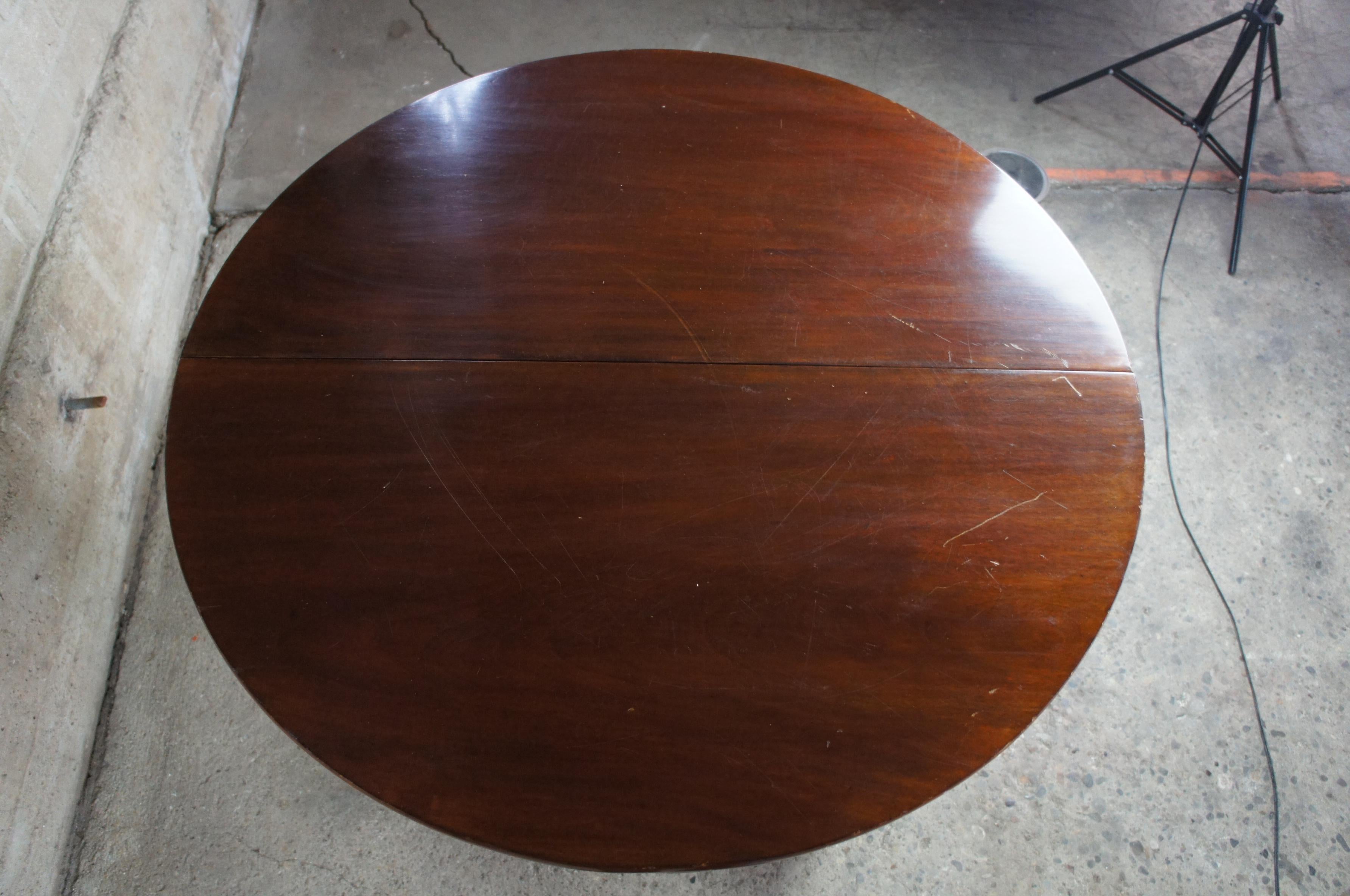 American Empire 19th Century Oval Mahogany Dining Table Split Base Extendable 6